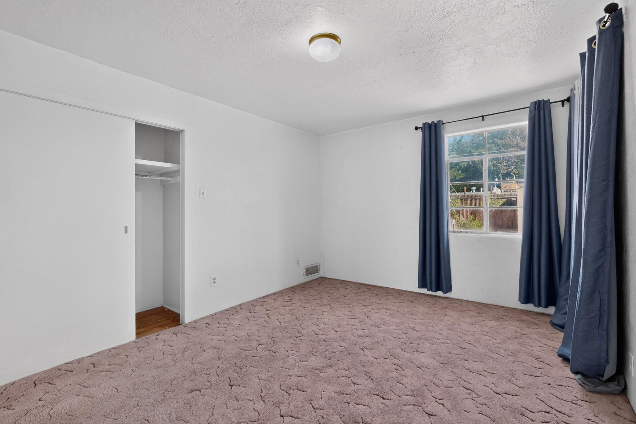 Photo 17 — 212 Vermont Street SE