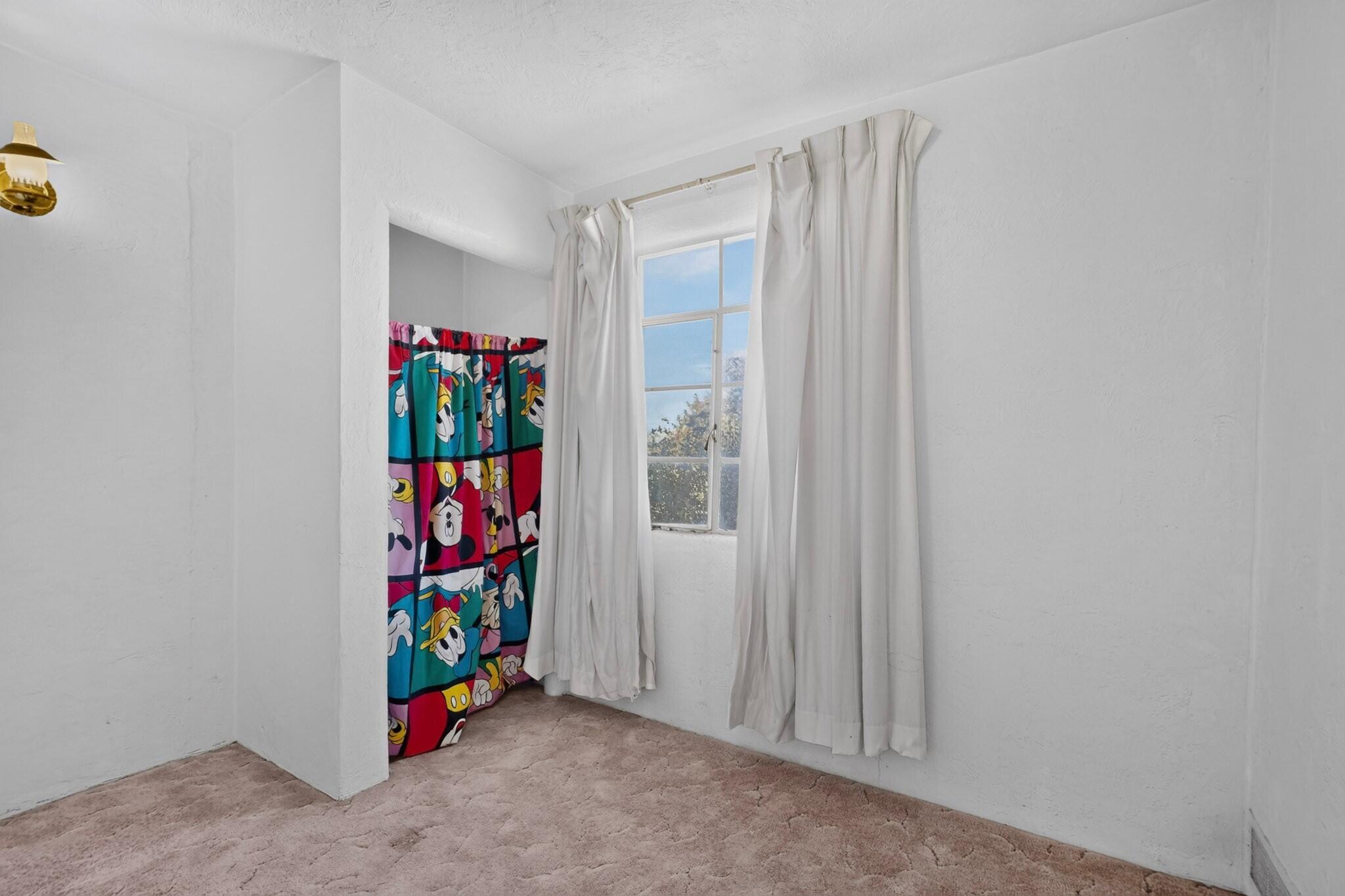 Photo 7 — 212 Vermont Street SE