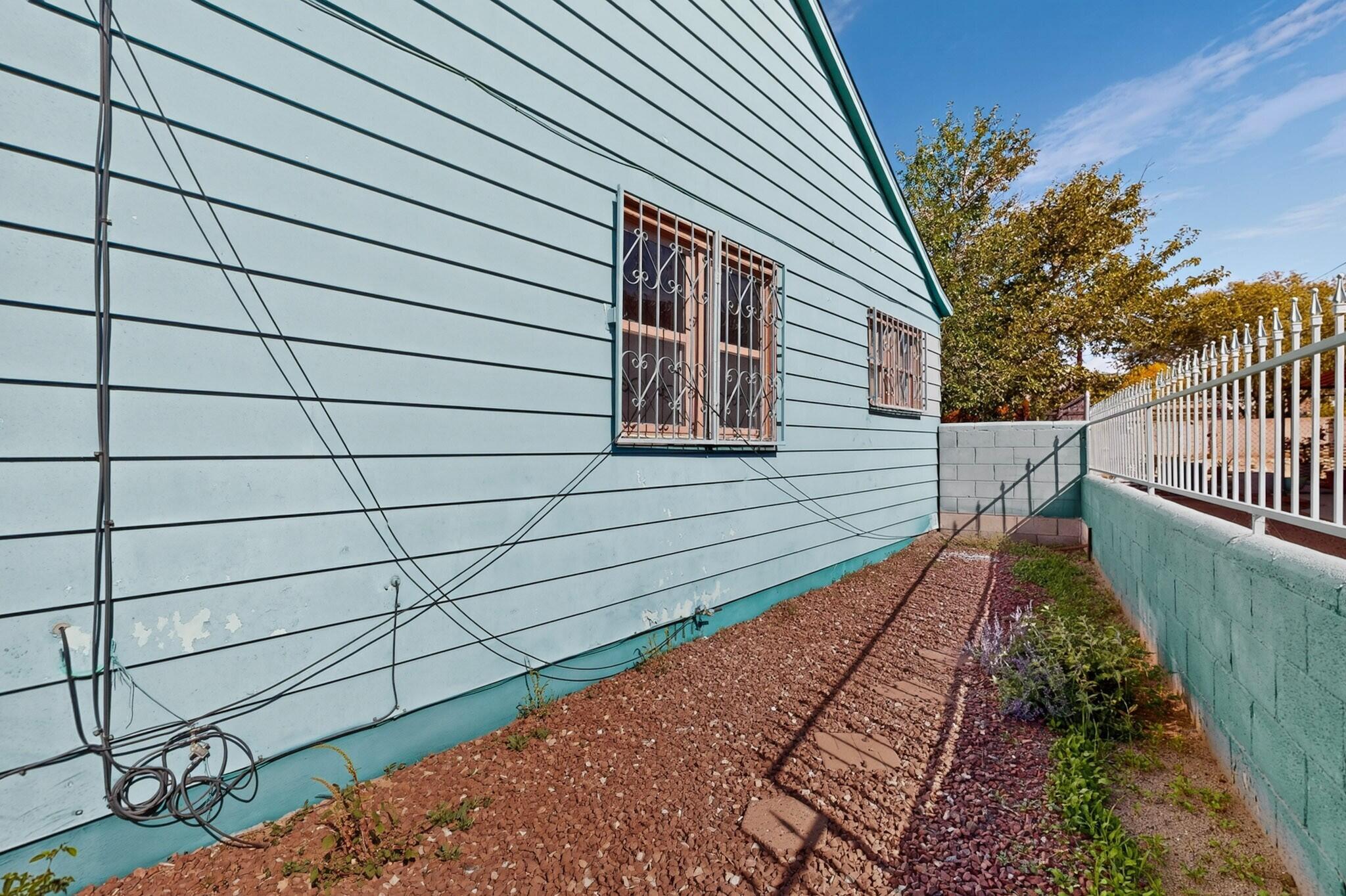 Photo 6 — 602 High Street SE