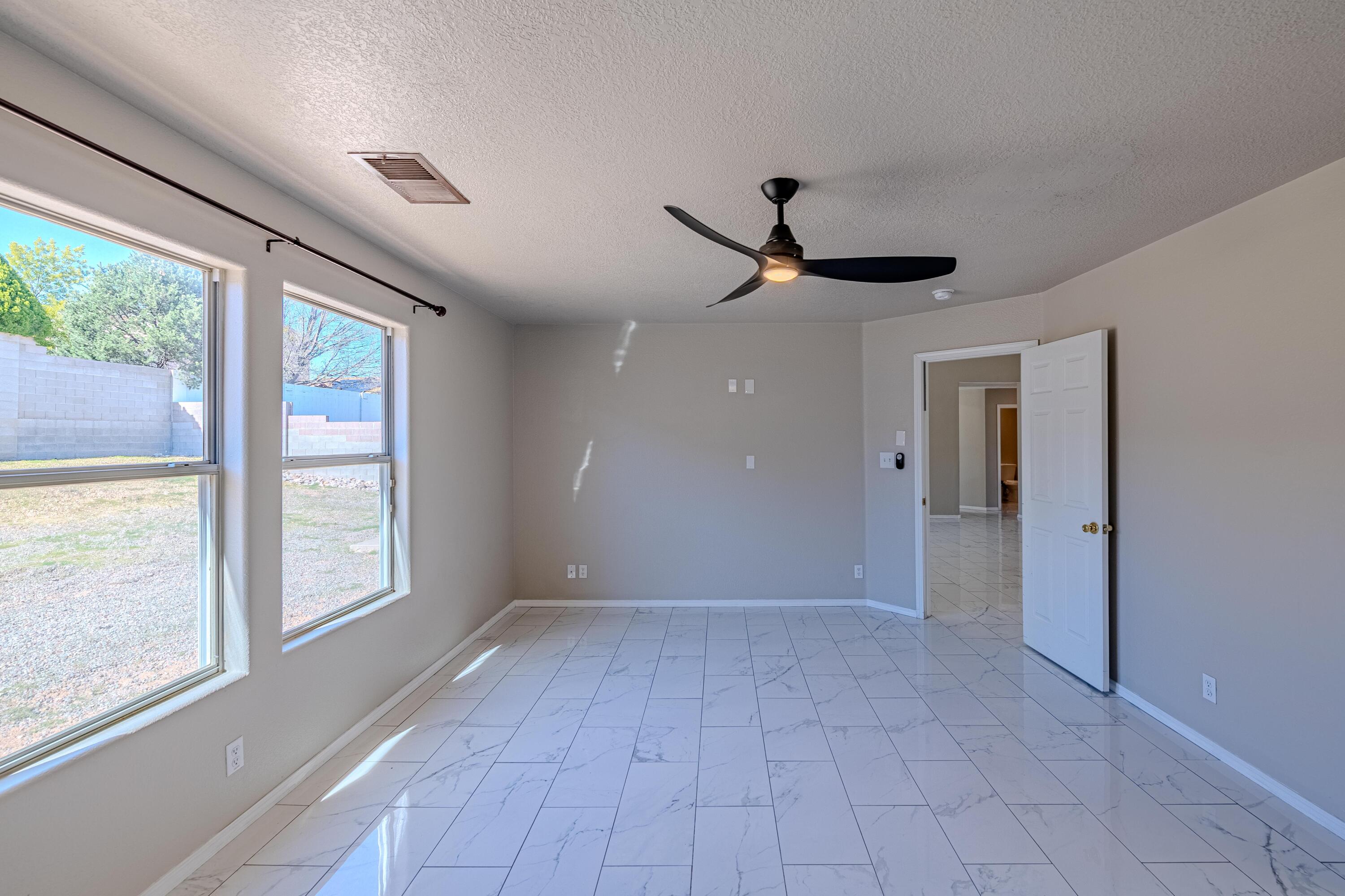 Photo 18 — 5001 Sanbusco Drive NE