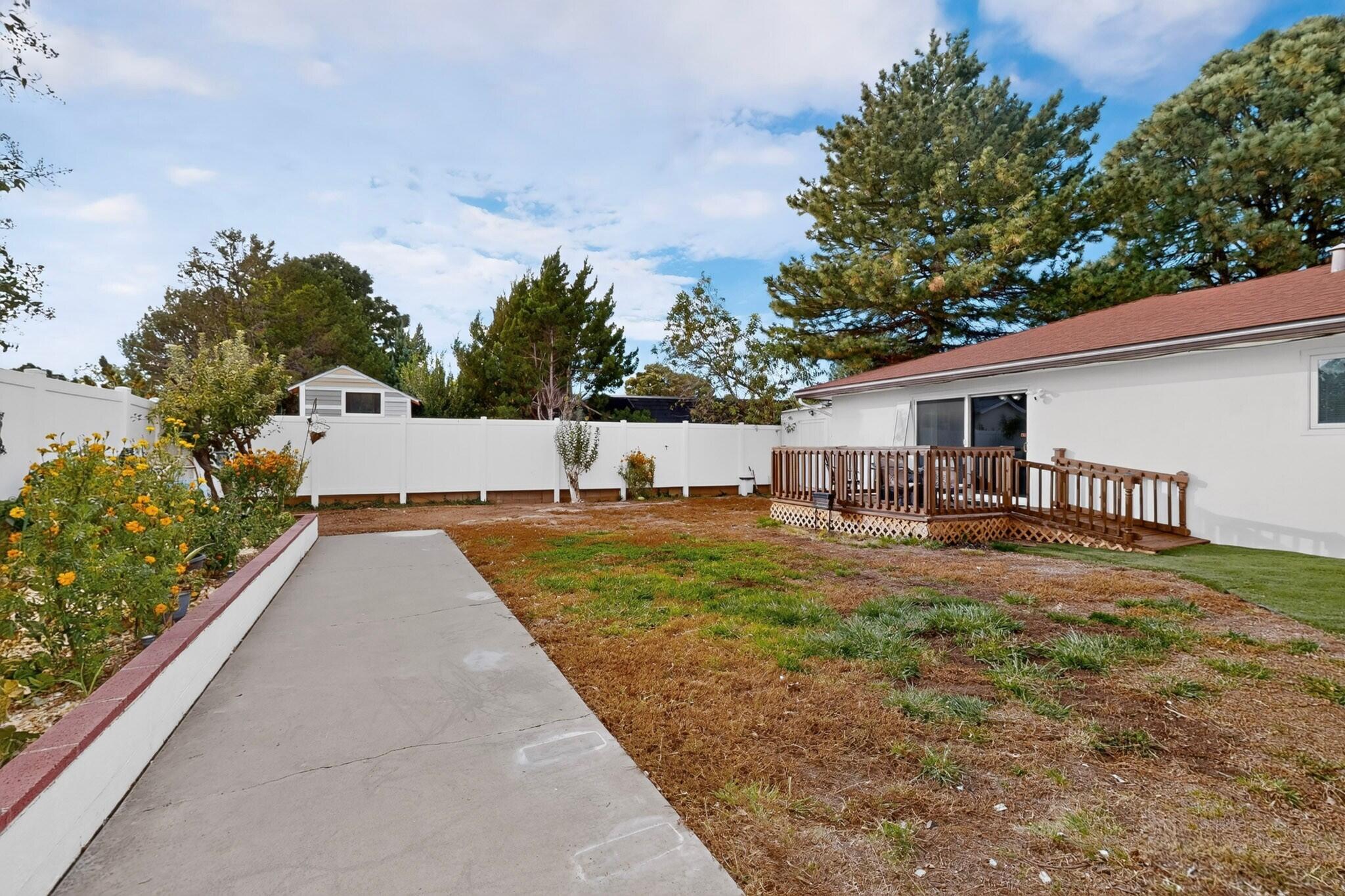 Photo 7 — 7108 Vista Del Arroyo Avenue NE