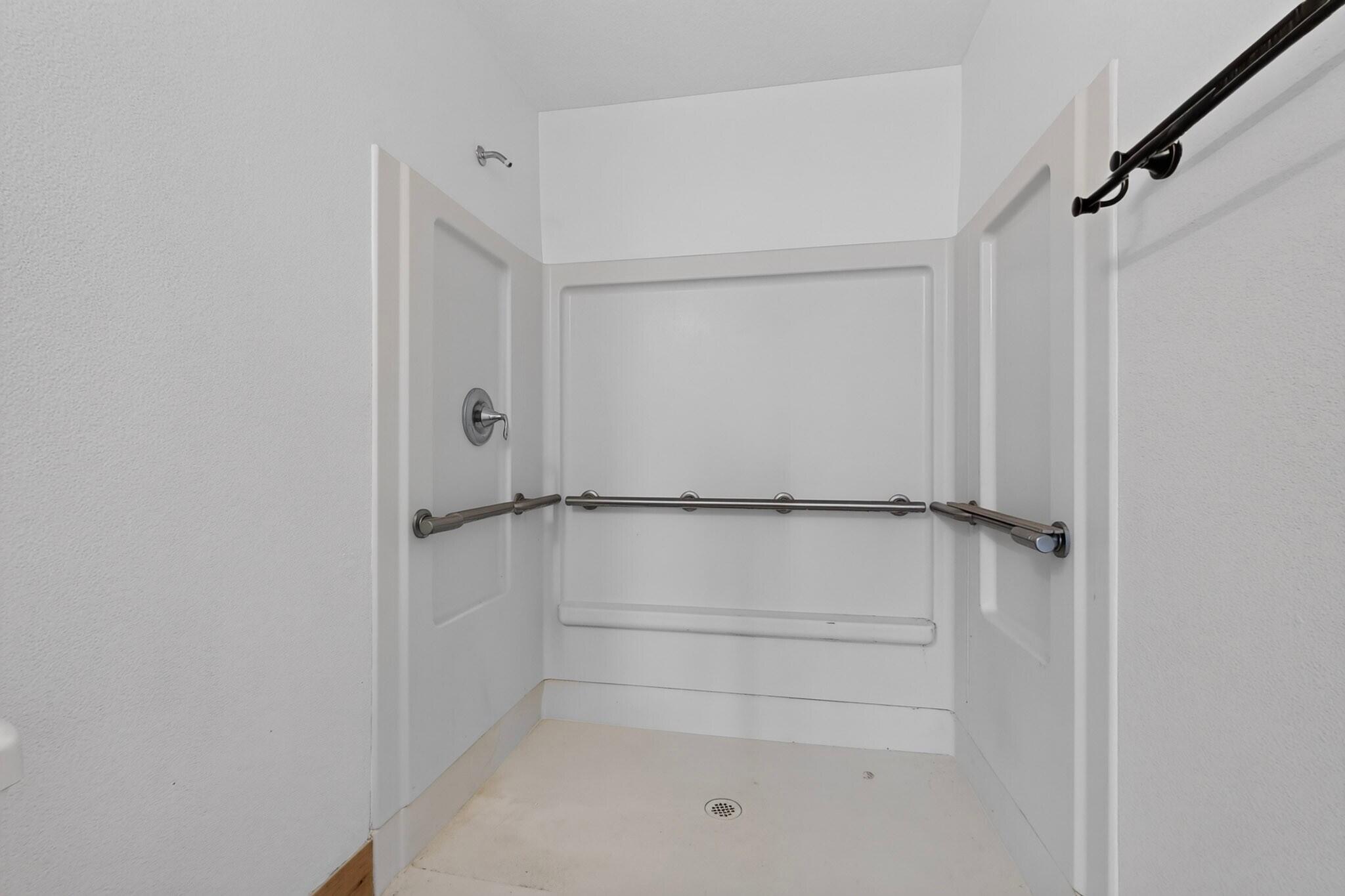 Photo 18 — 1015 El Prado Street NW
