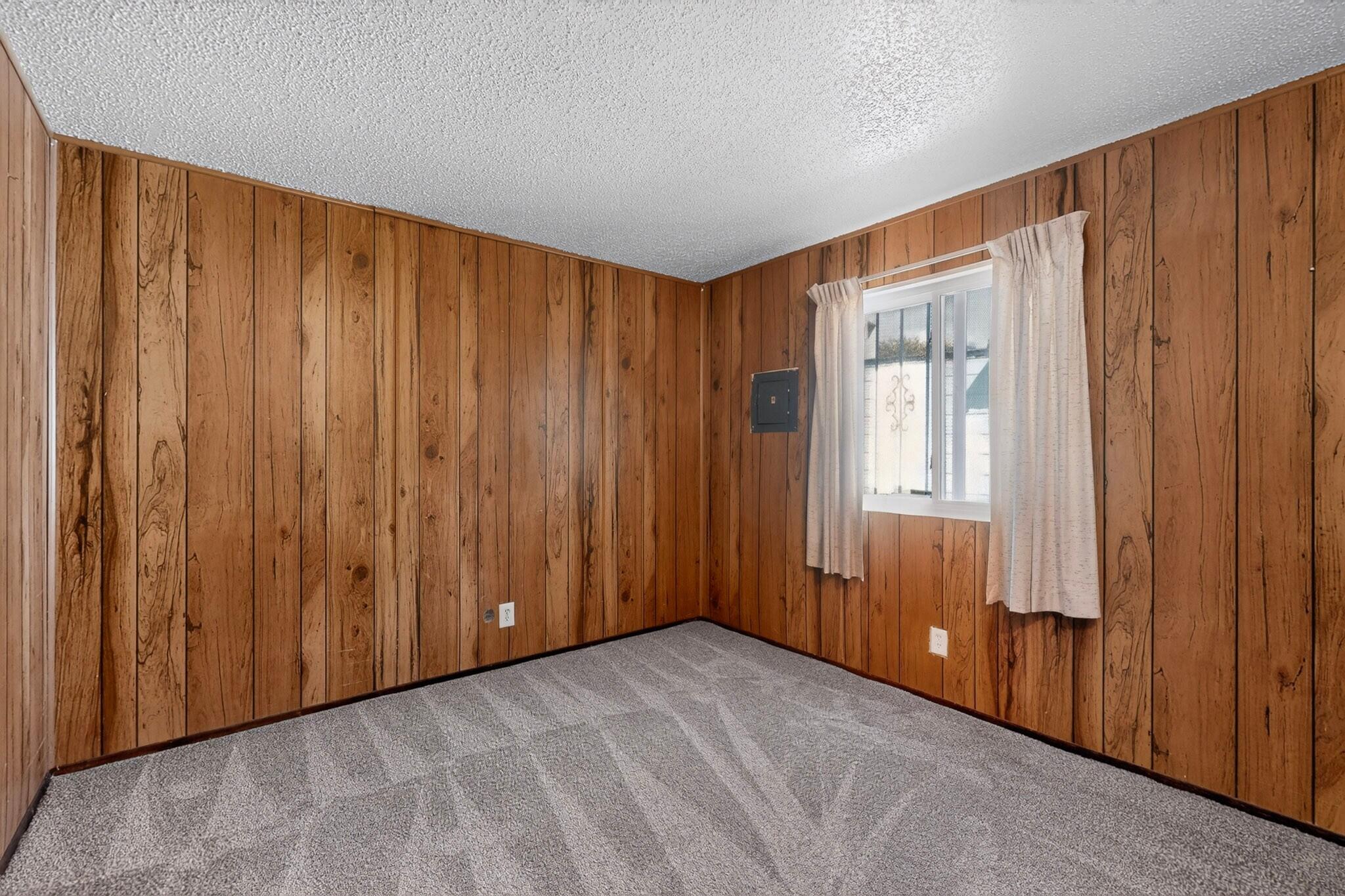 Photo 16 — 628 Mountain View Avenue NE