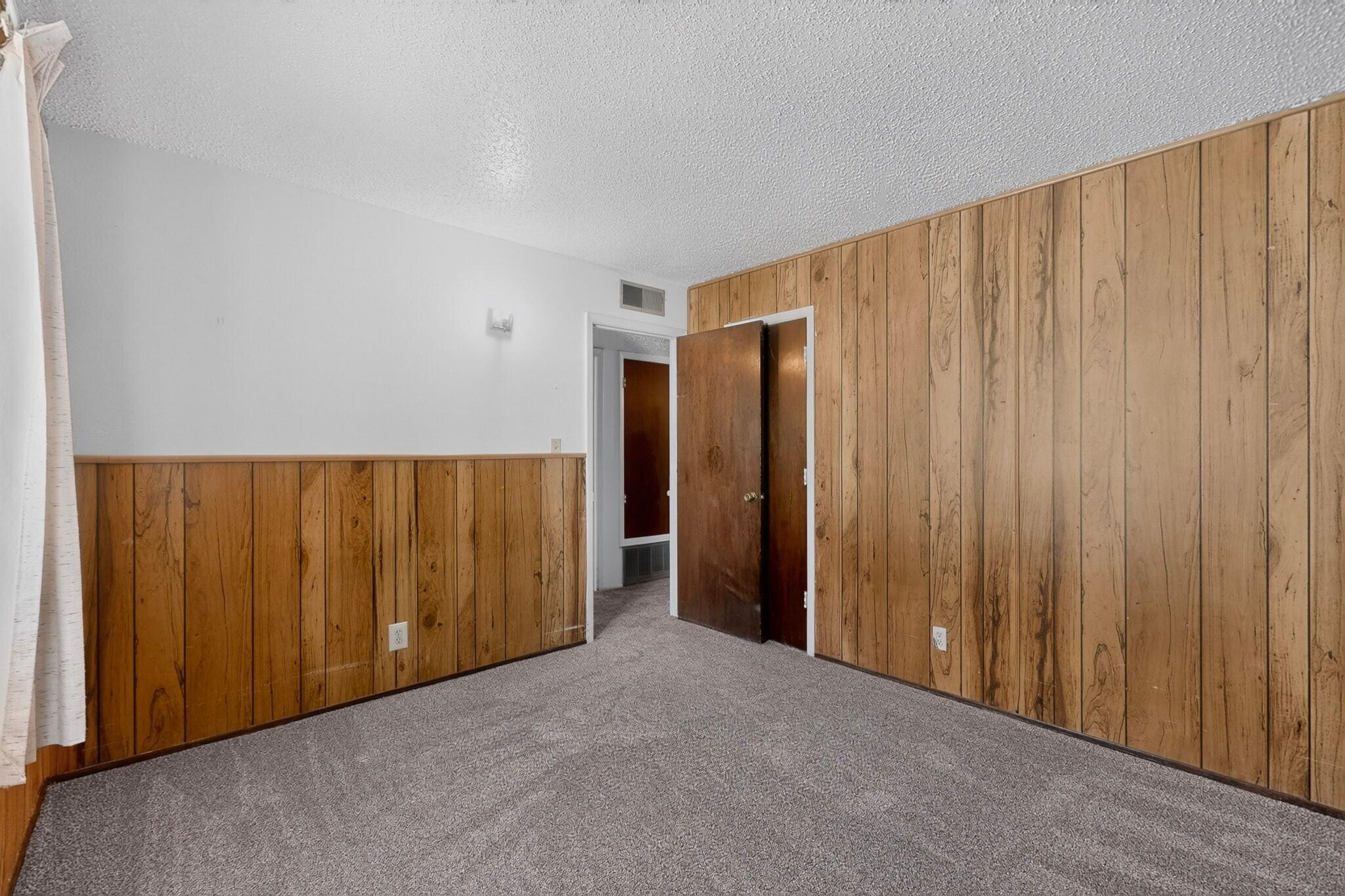 Photo 17 — 628 Mountain View Avenue NE