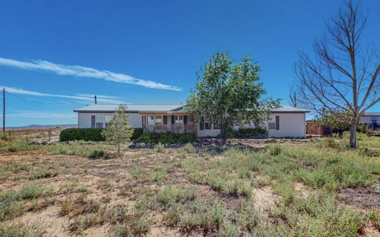 52 Gusto Road, Laguna, NM 87026