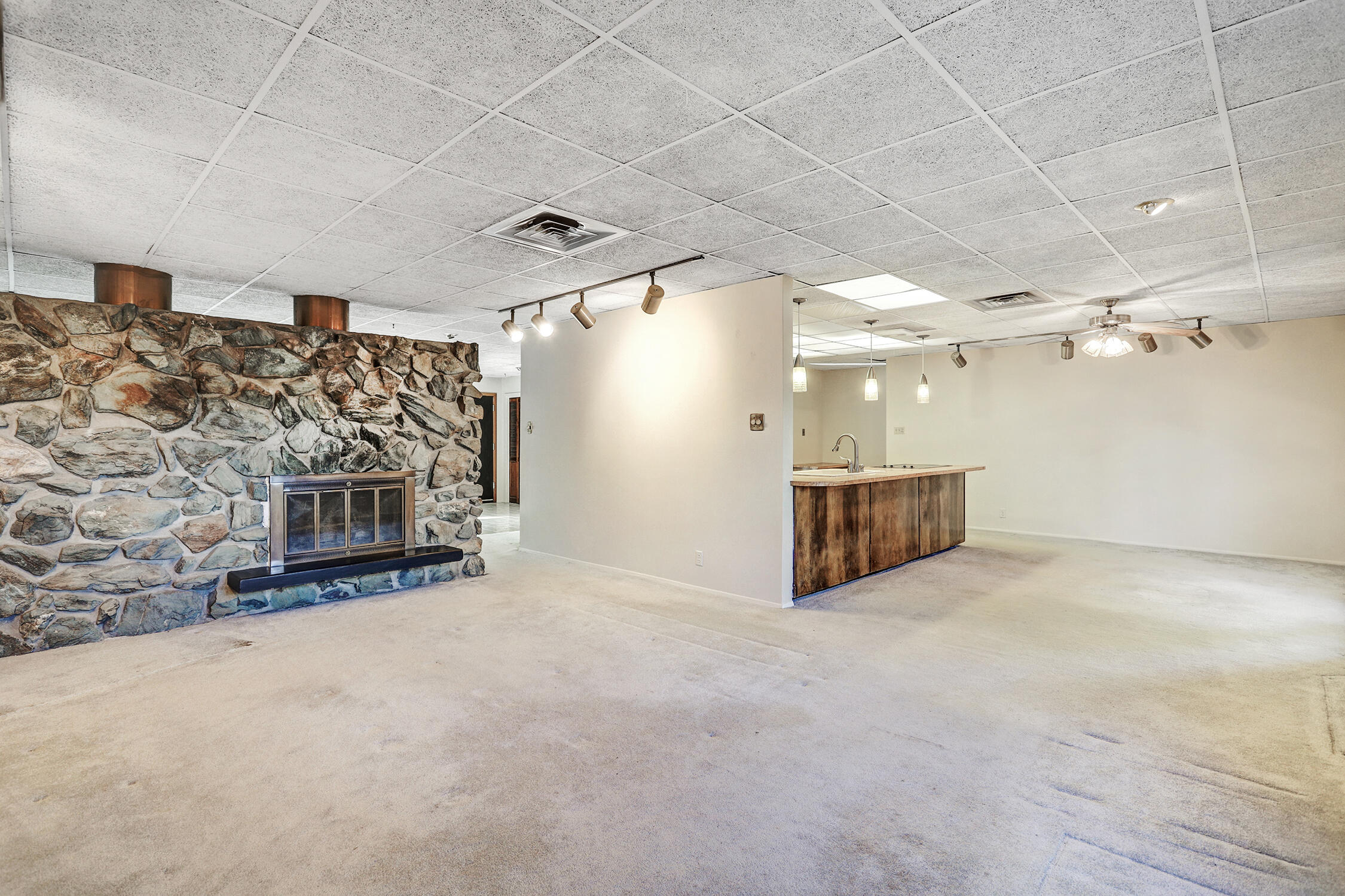 Photo 12 — 7009 Ottawa Road NE