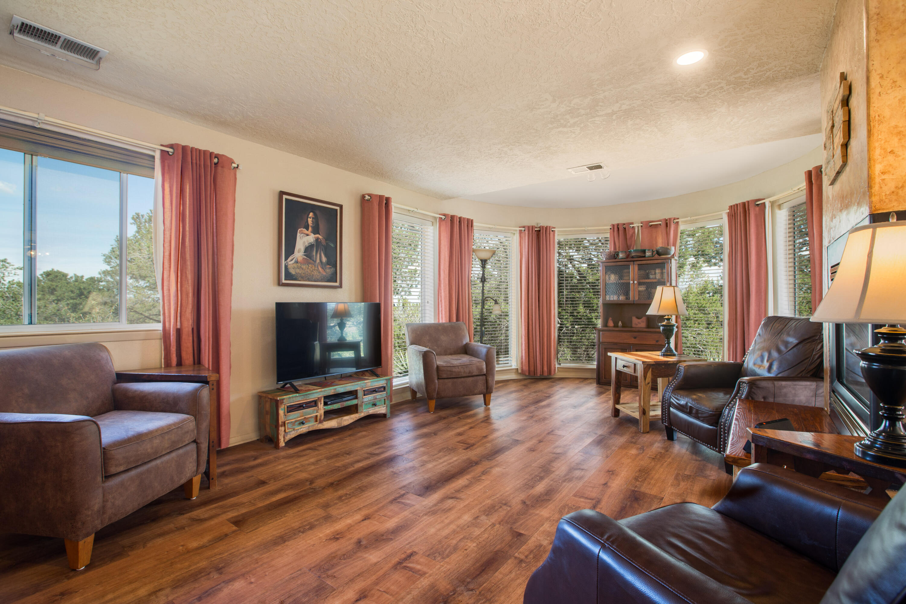 Photo 2 — 31 Palomino Road