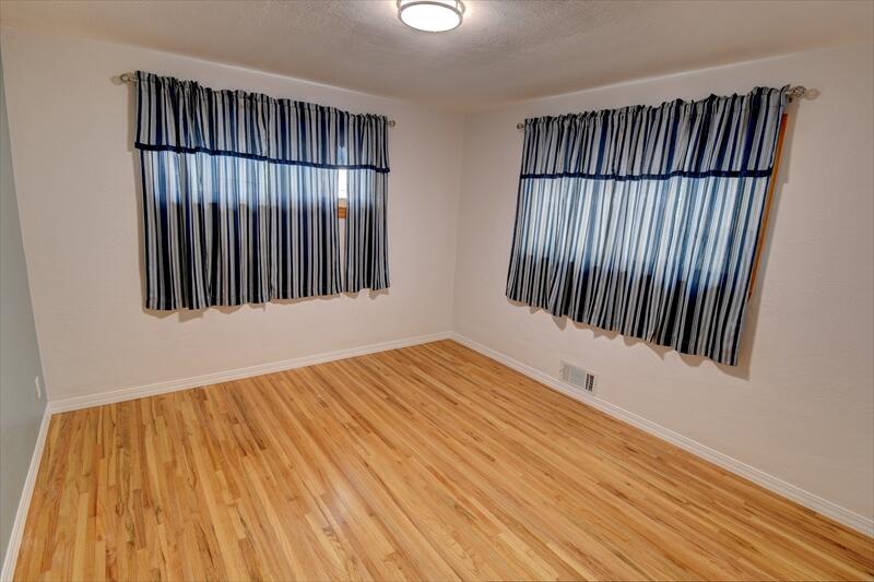 Photo 9 — 1100 Chama Street NE