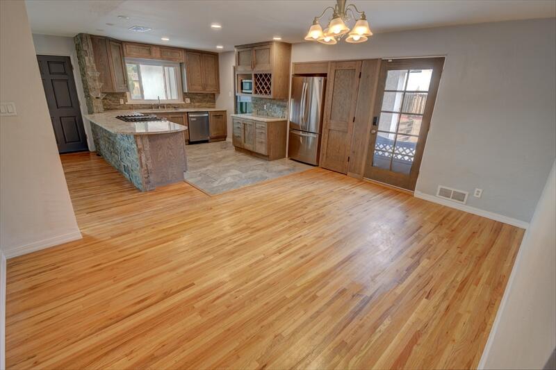 Photo 20 — 1100 Chama Street NE
