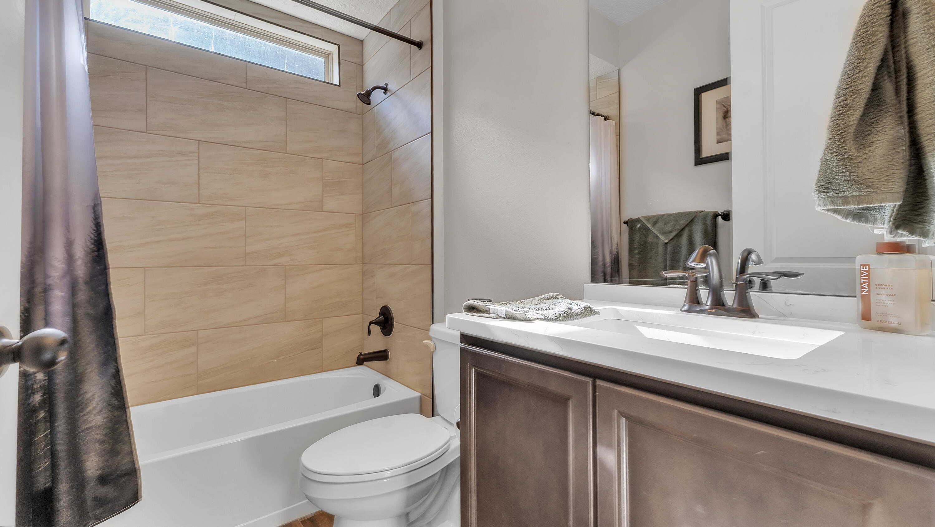 Photo 15 — 6691 Sydney Drive NE