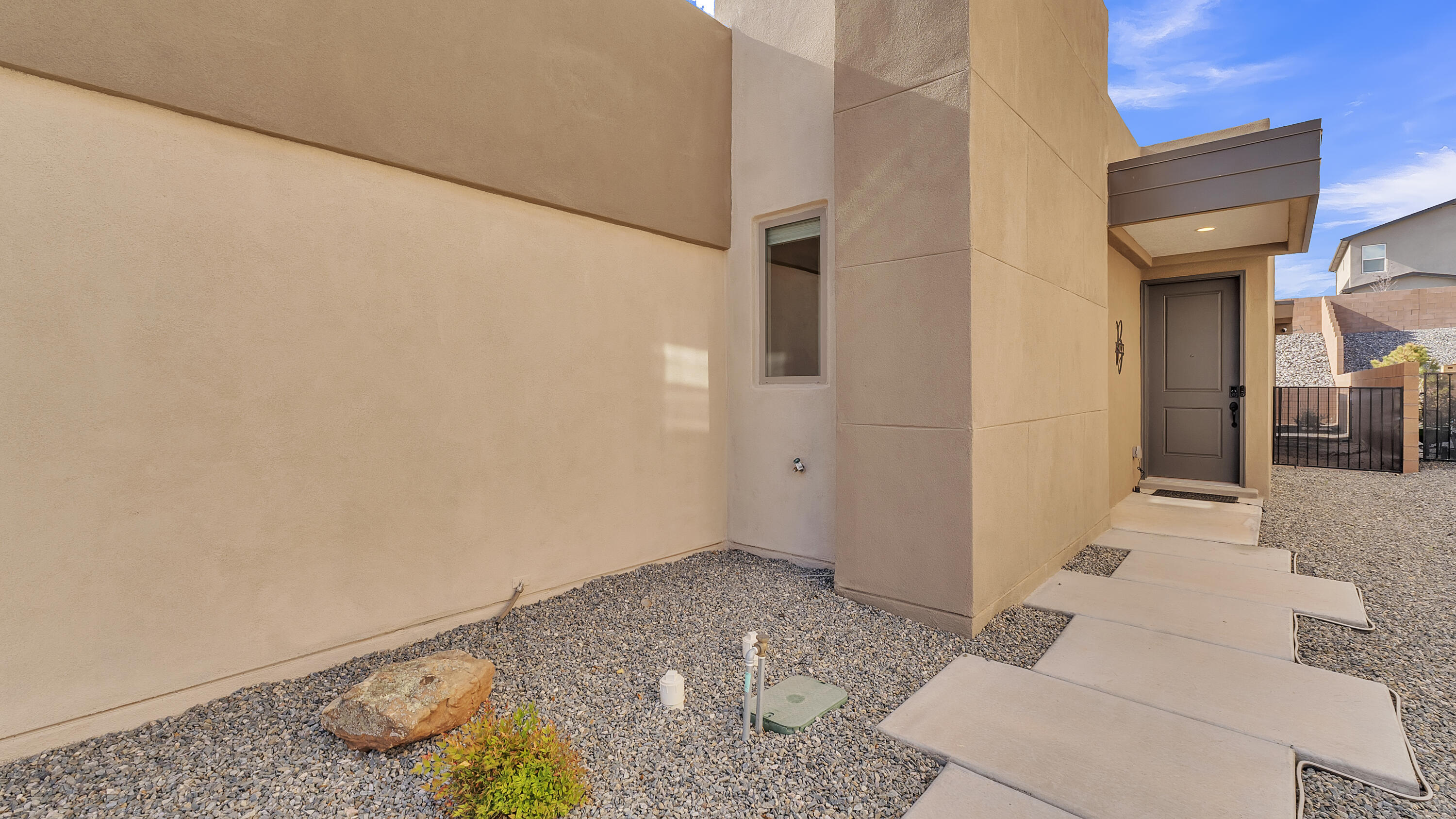 Photo 9 — 6691 Sydney Drive NE