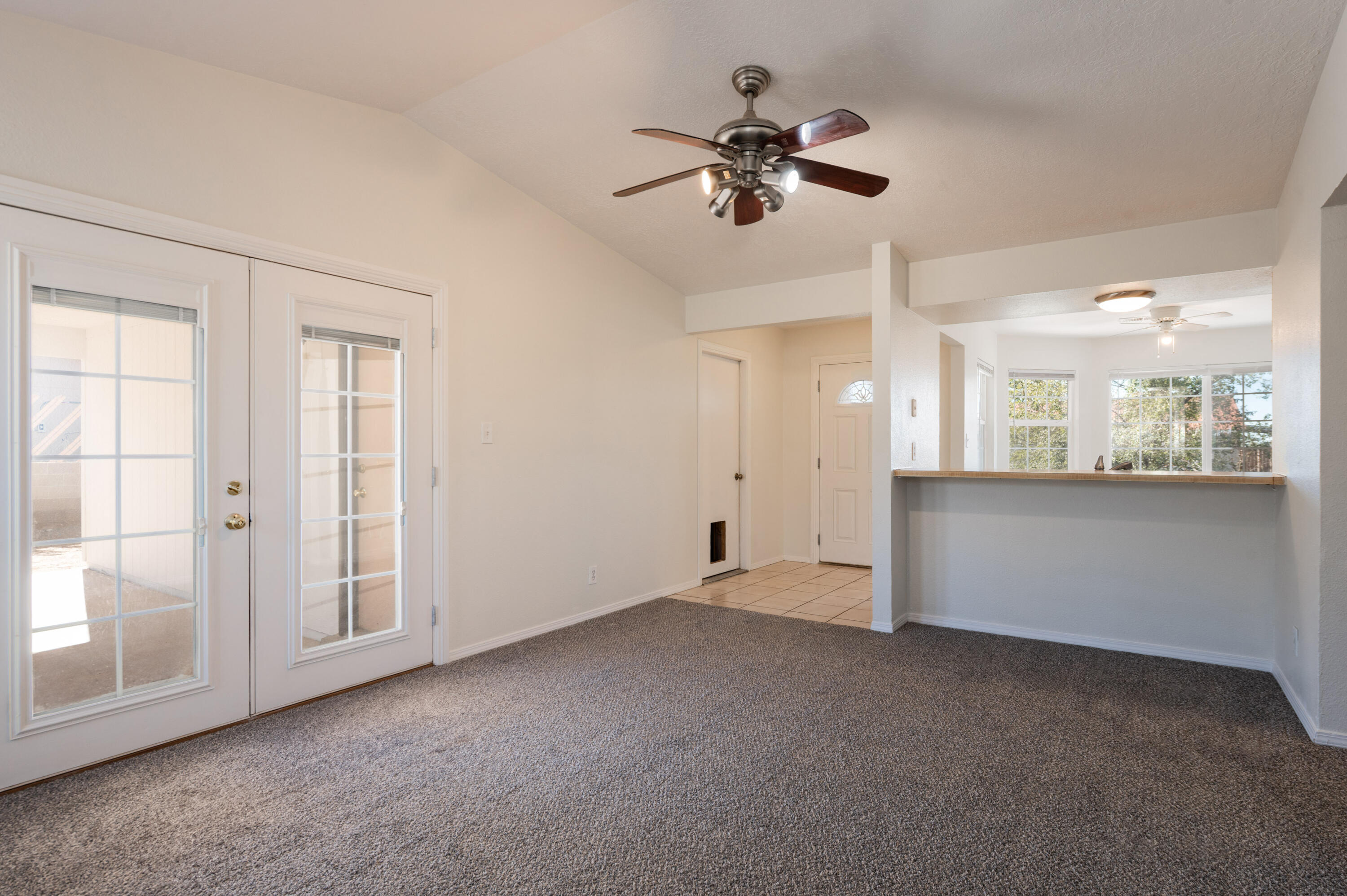 Photo 14 — 590 Hewlett Drive NE