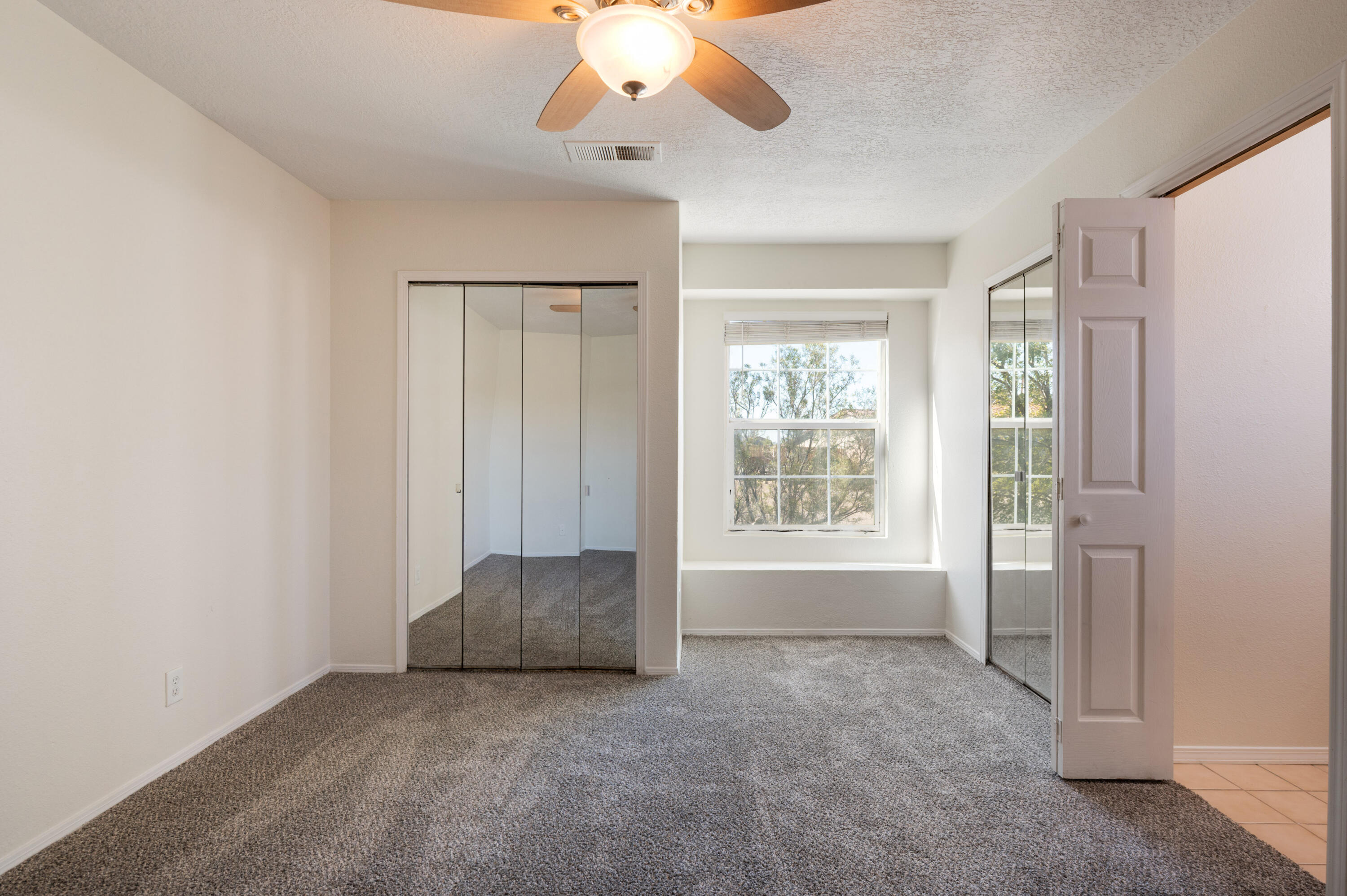 Photo 12 — 590 Hewlett Drive NE
