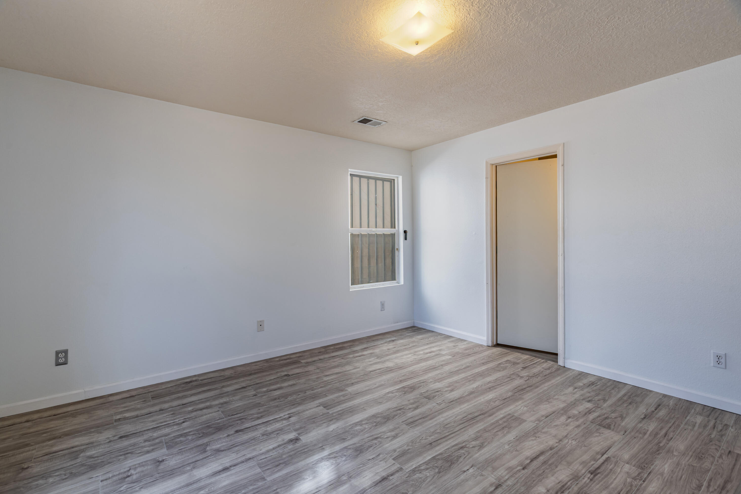 Photo 4 — 8805 Dakota Ridge Road SW