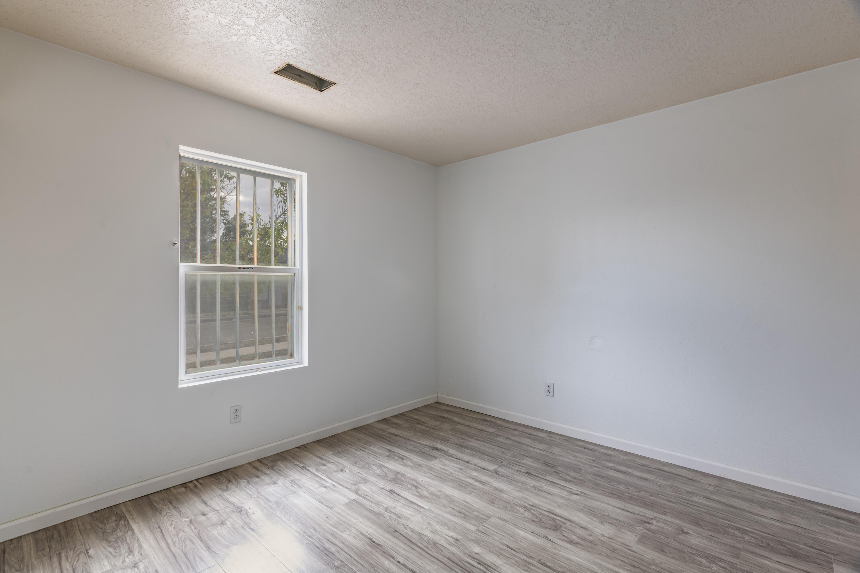 Photo 8 — 8805 Dakota Ridge Road SW