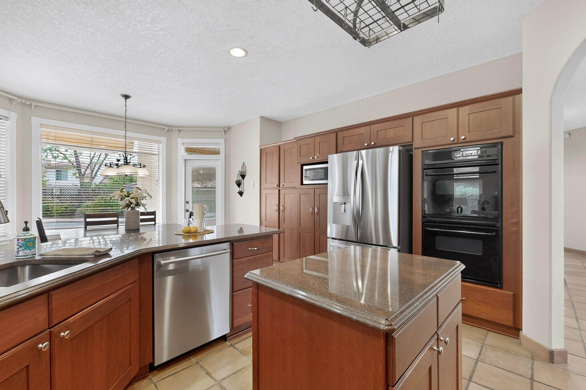 Photo 14 — 8822 Corona Avenue NE