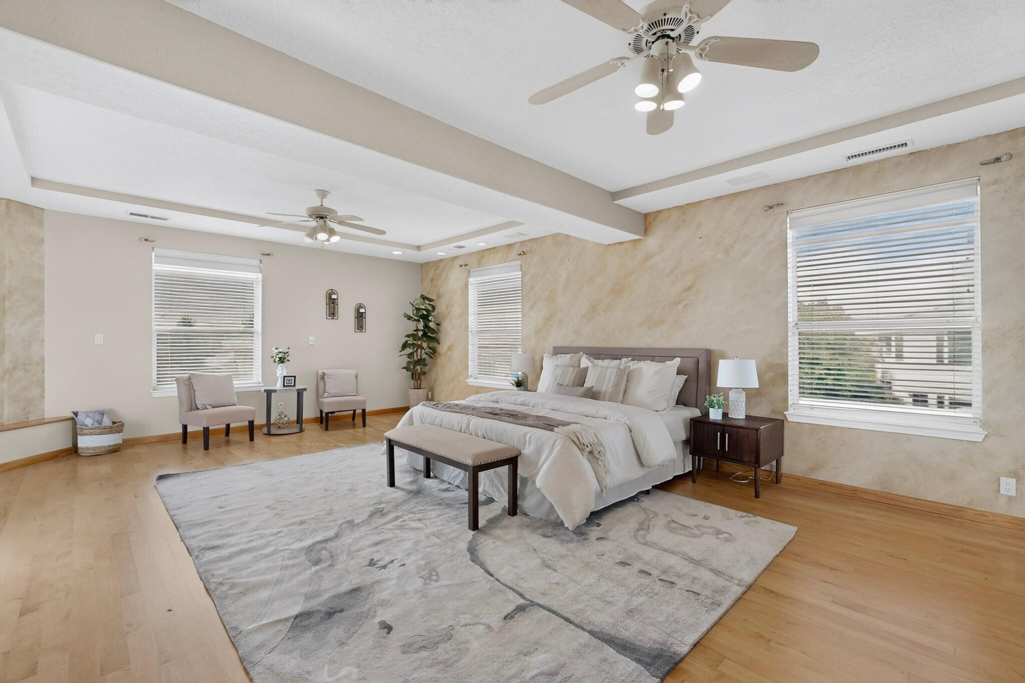 Photo 9 — 8822 Corona Avenue NE