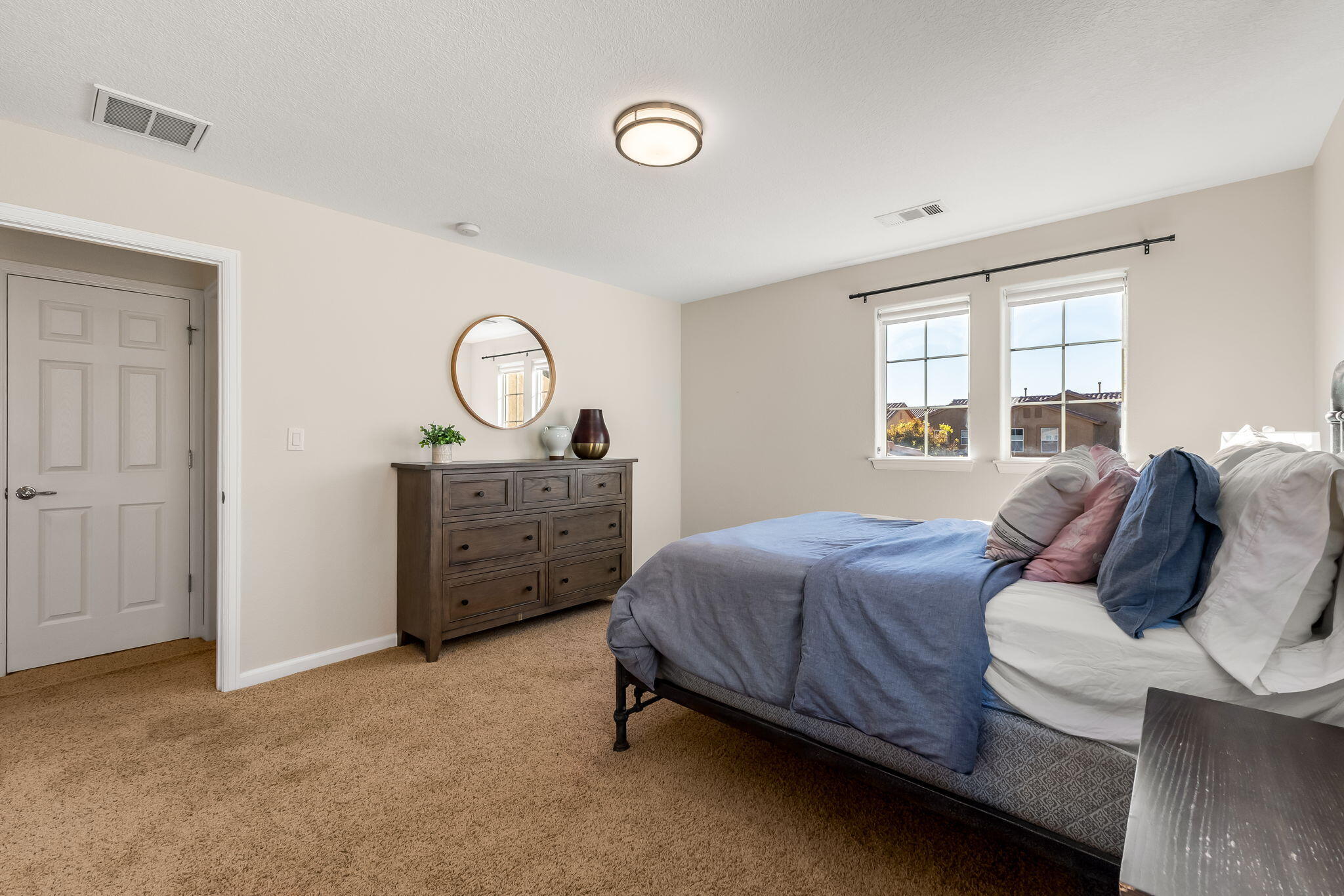 Photo 17 — 22 Monte Vista Drive NE