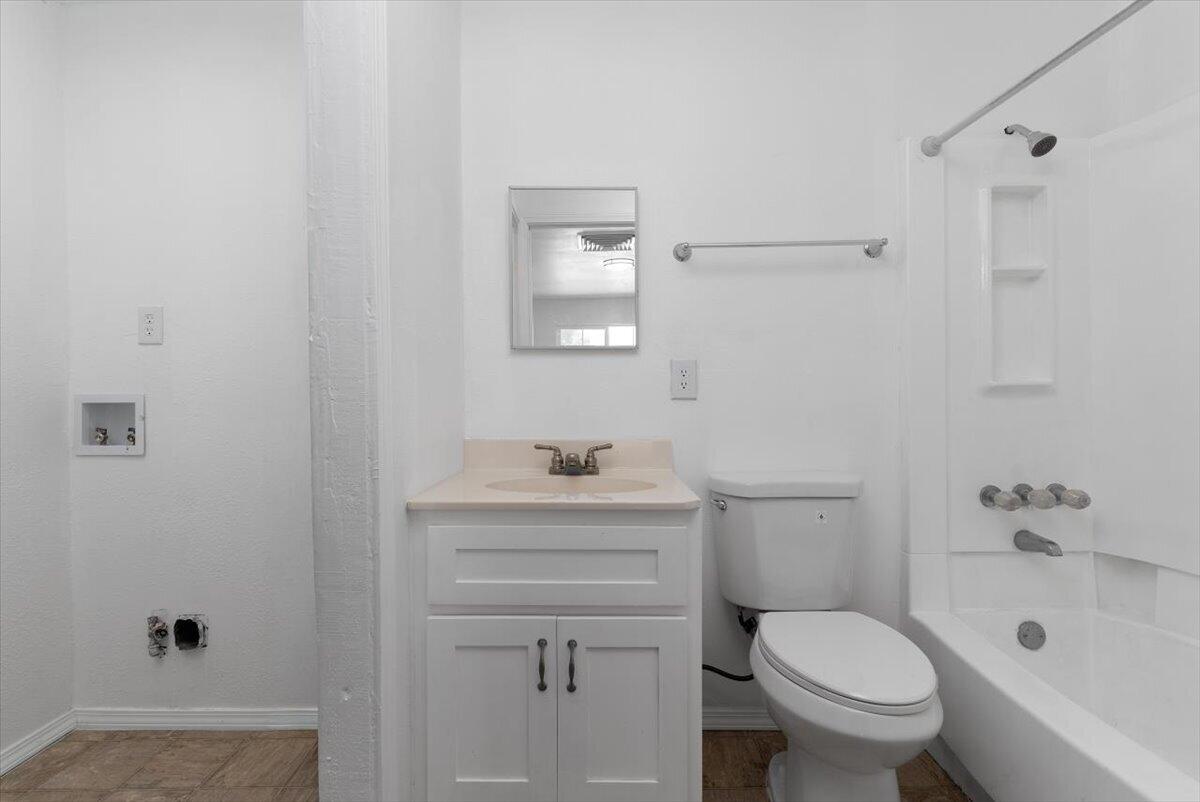 Photo 20 — 1309 S Trujillo Road SW