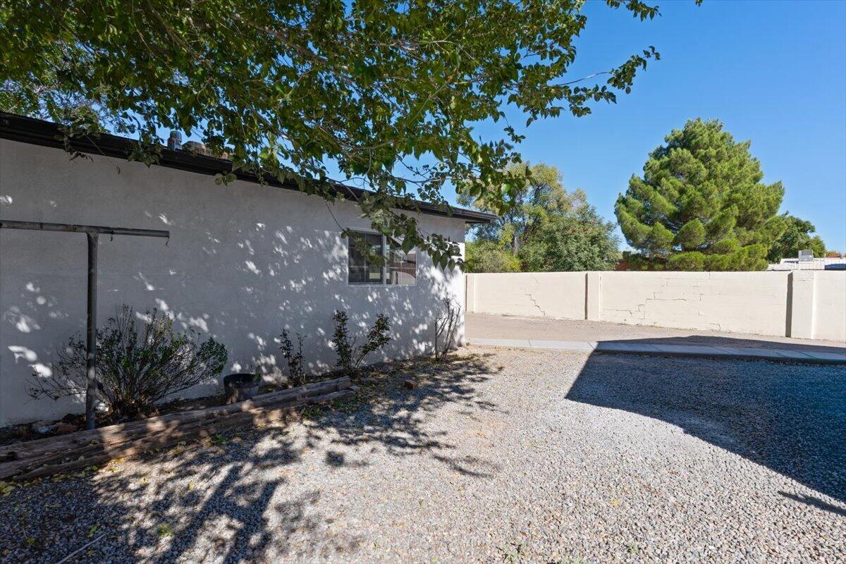 Photo 14 — 1309 S Trujillo Road SW