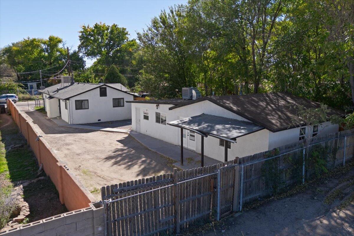 Photo 10 — 1309 S Trujillo Road SW