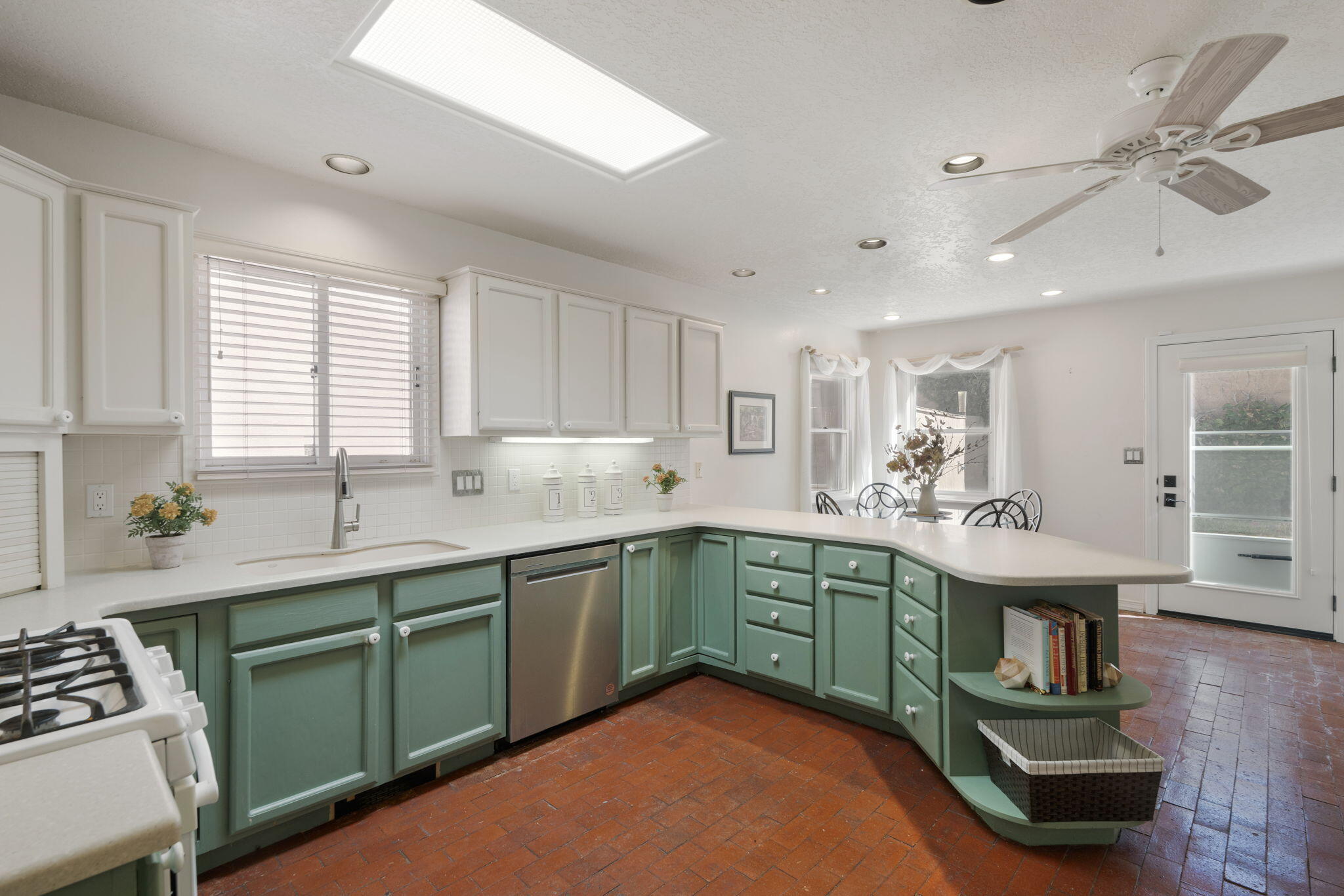 Photo 10 — 7716 Cedar Canyon Court NE