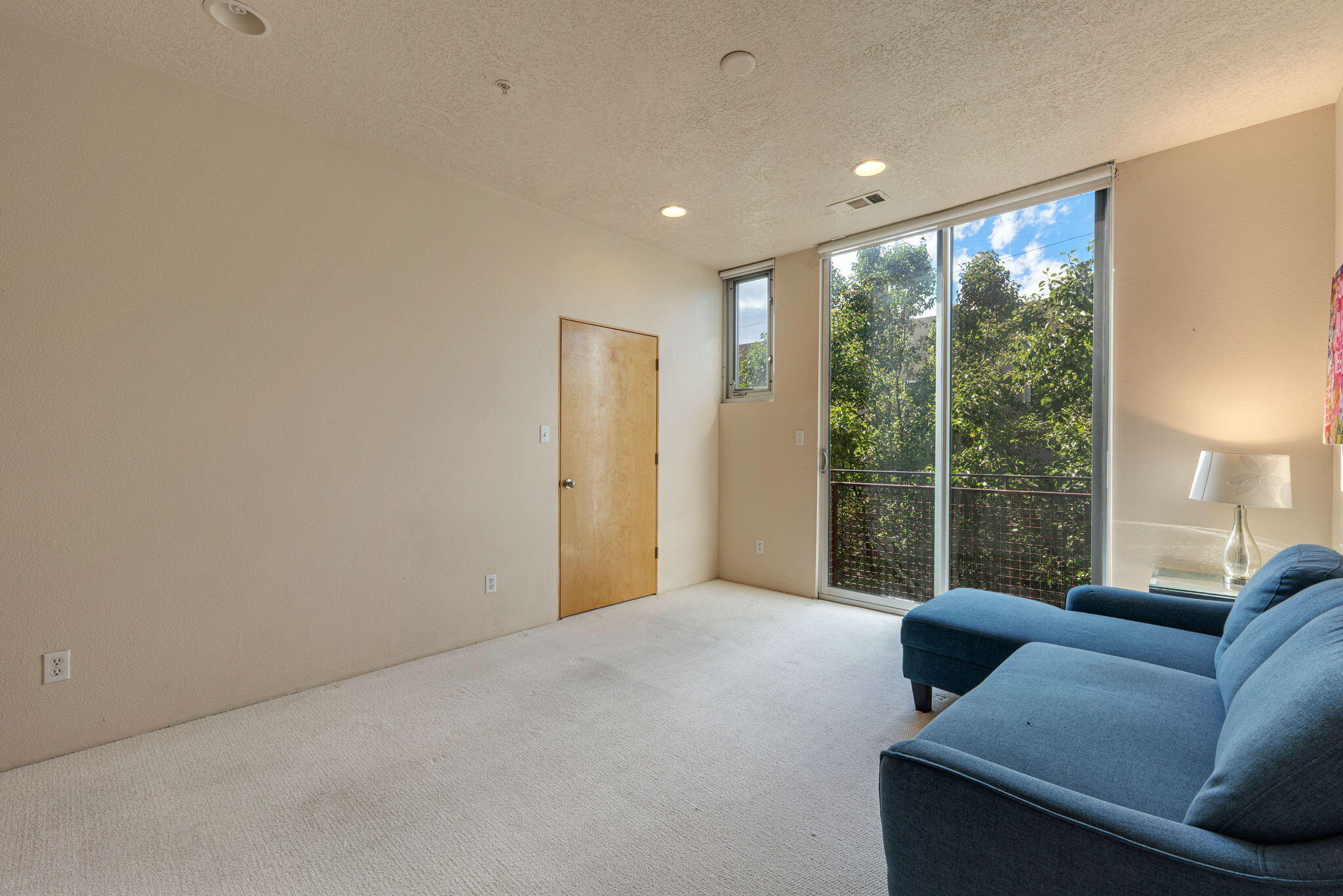 Photo 17 — 869 Silver Avenue SW