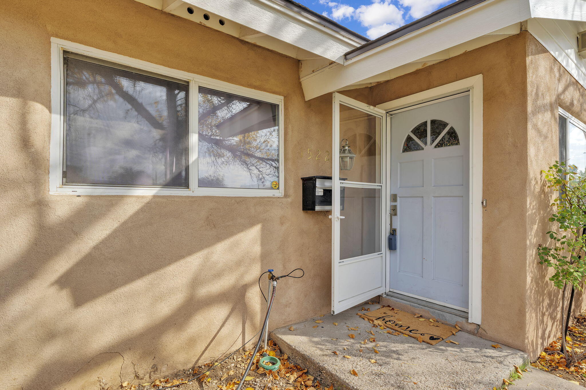 Photo 4 — 1522 Conchas Street NE