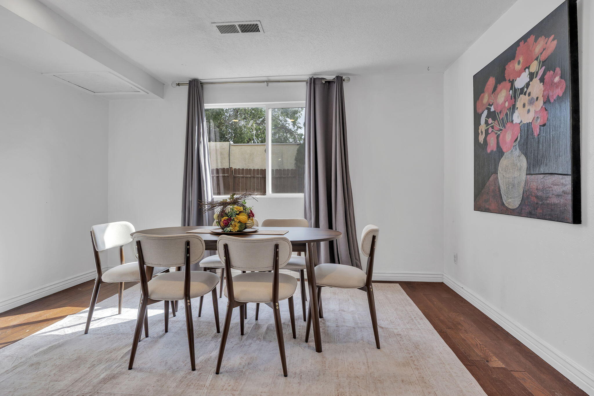 Photo 6 — 1522 Conchas Street NE