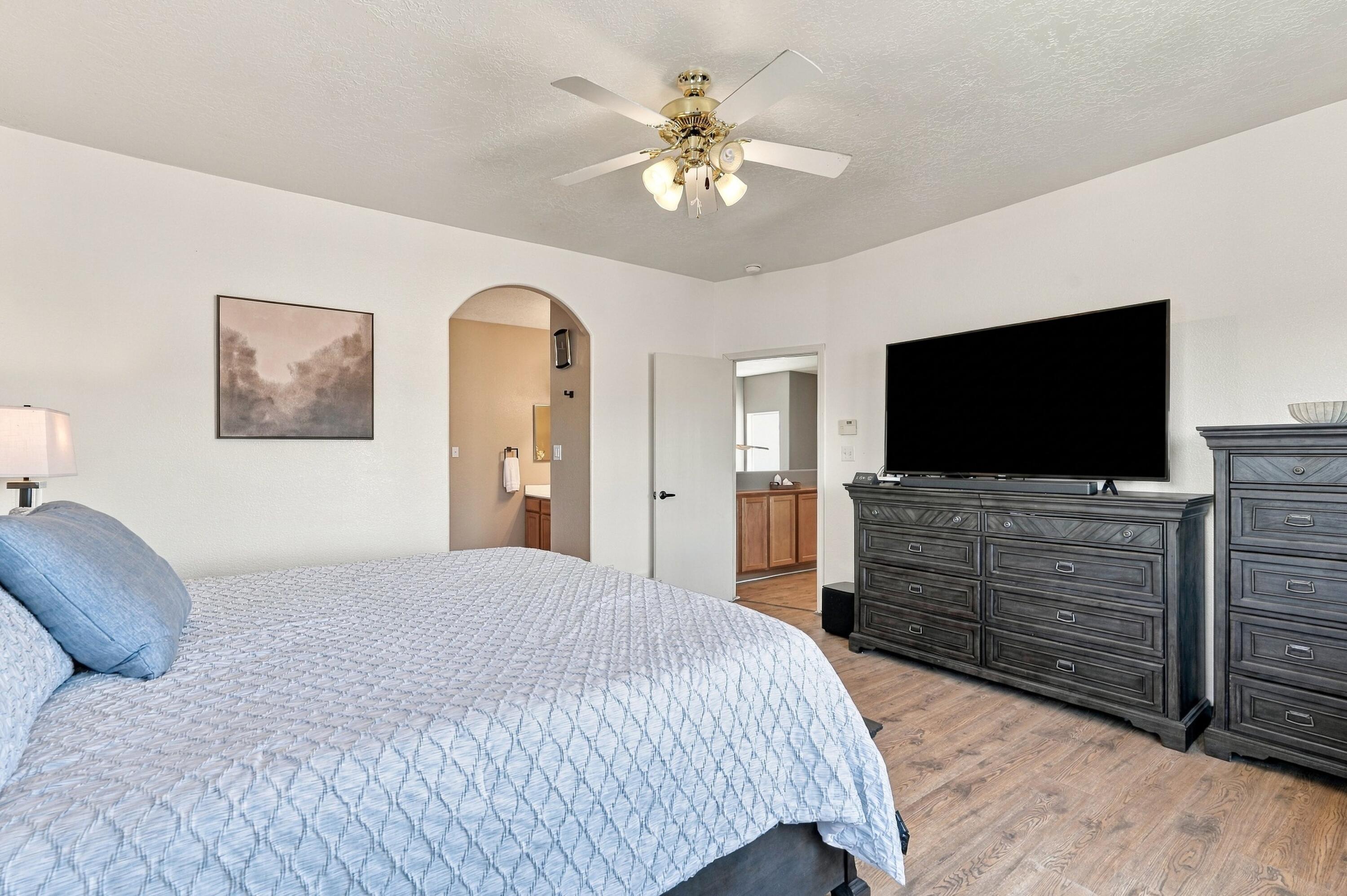 Photo 17 — 10023 Rio Corto Avenue SW