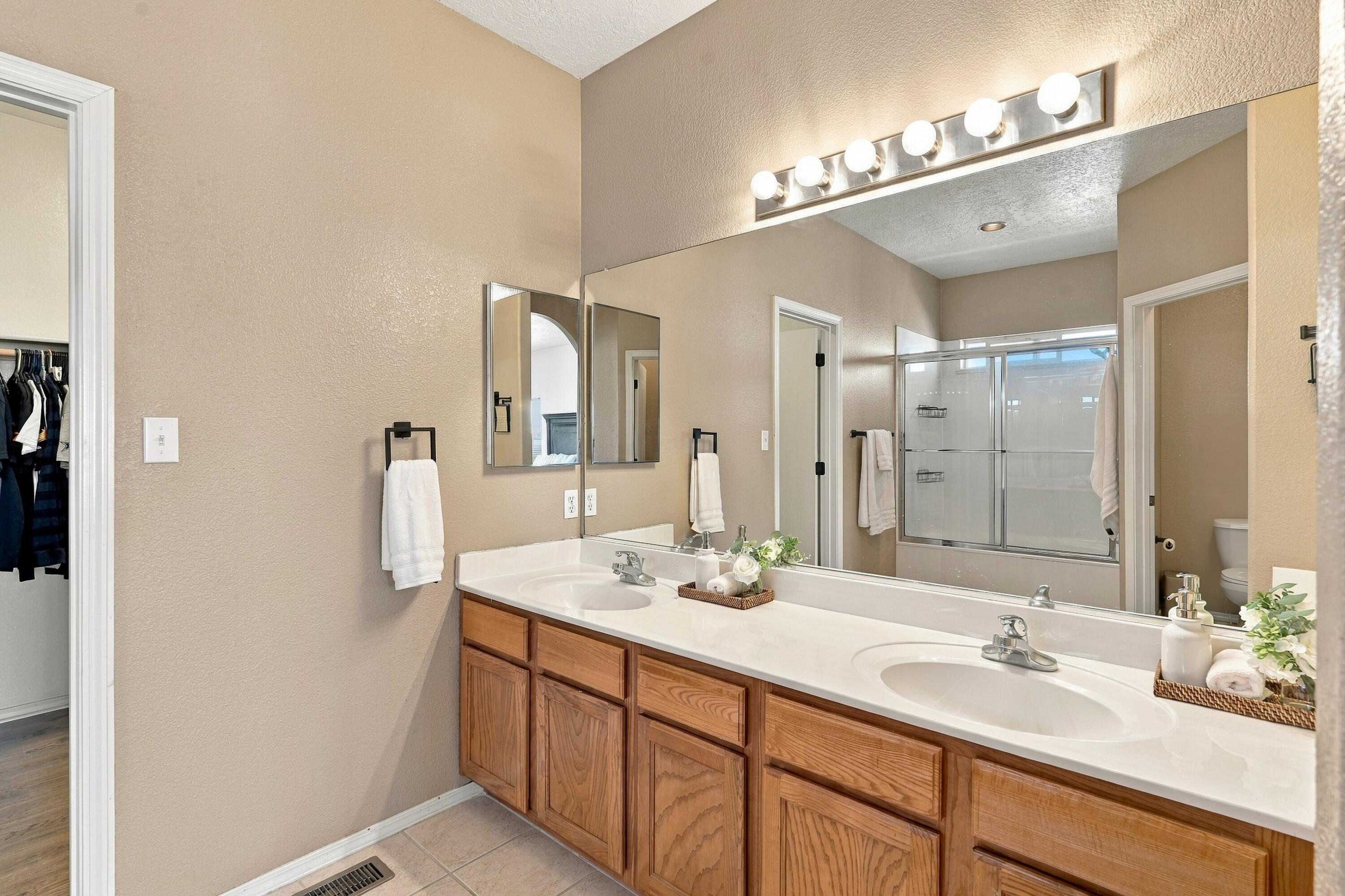 Photo 16 — 10023 Rio Corto Avenue SW