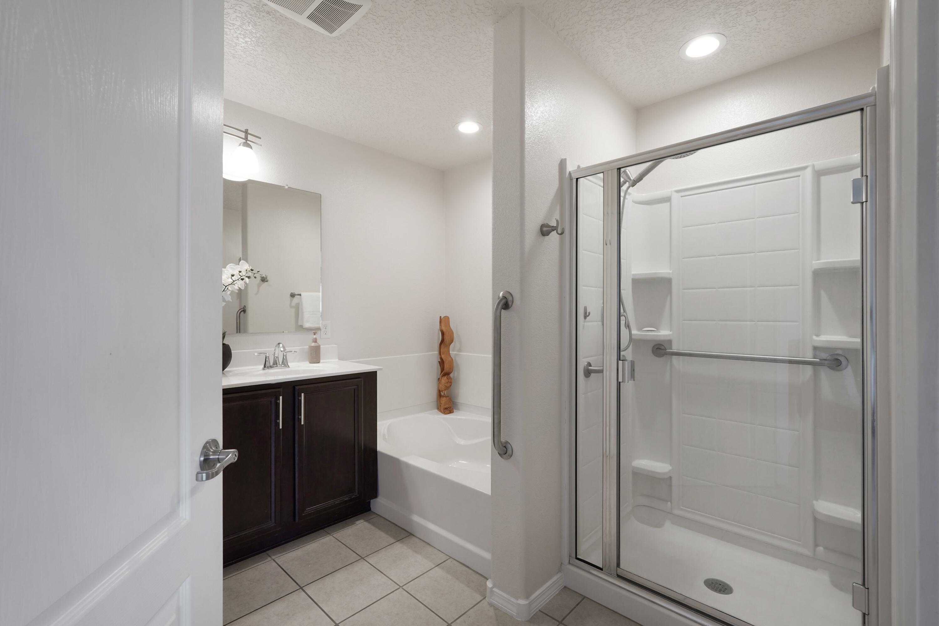 Photo 10 — 10023 Rio Corto Avenue SW