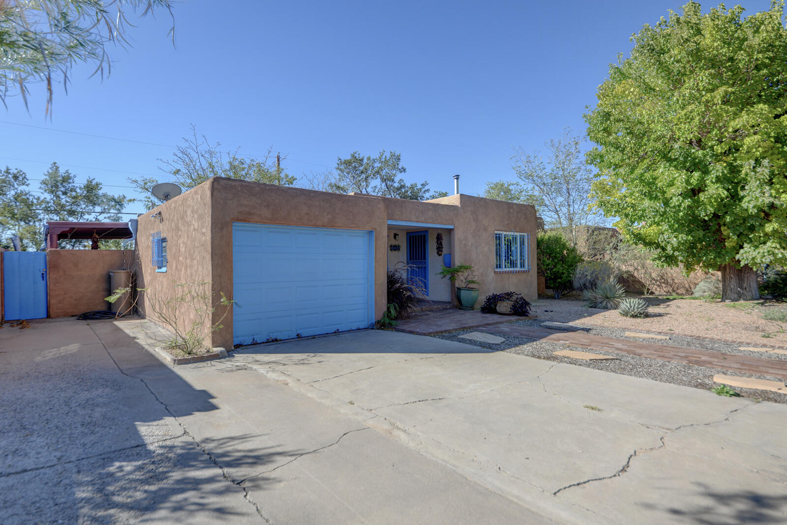 Photo 4 — 3024 Frontier Place NE