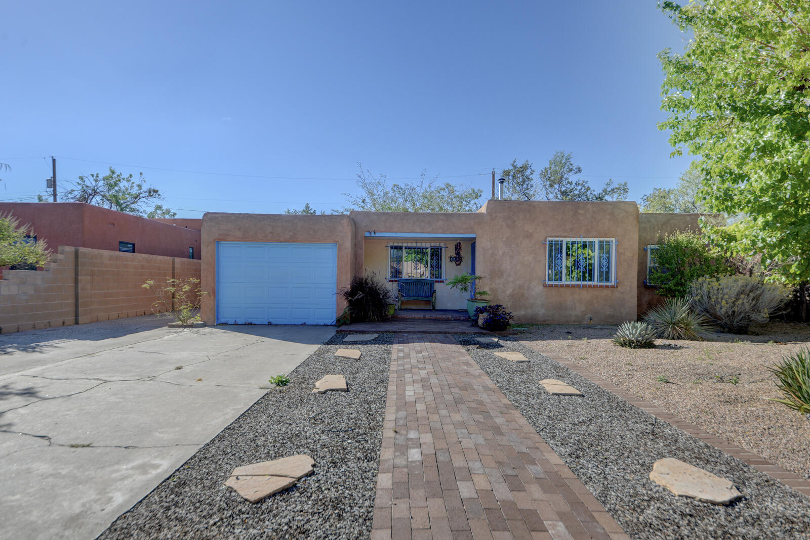 Photo 3 — 3024 Frontier Place NE