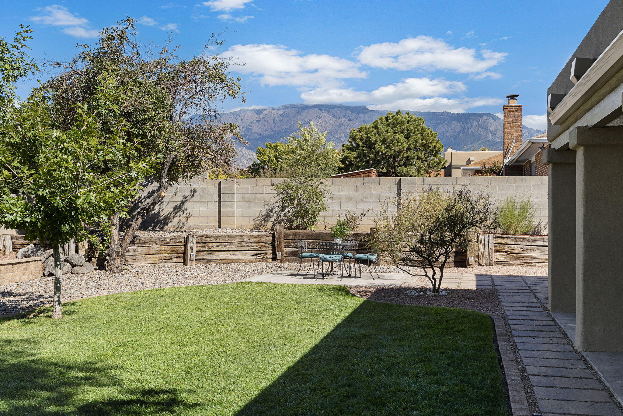 Photo 5 — 9209 Camino Cometa NE