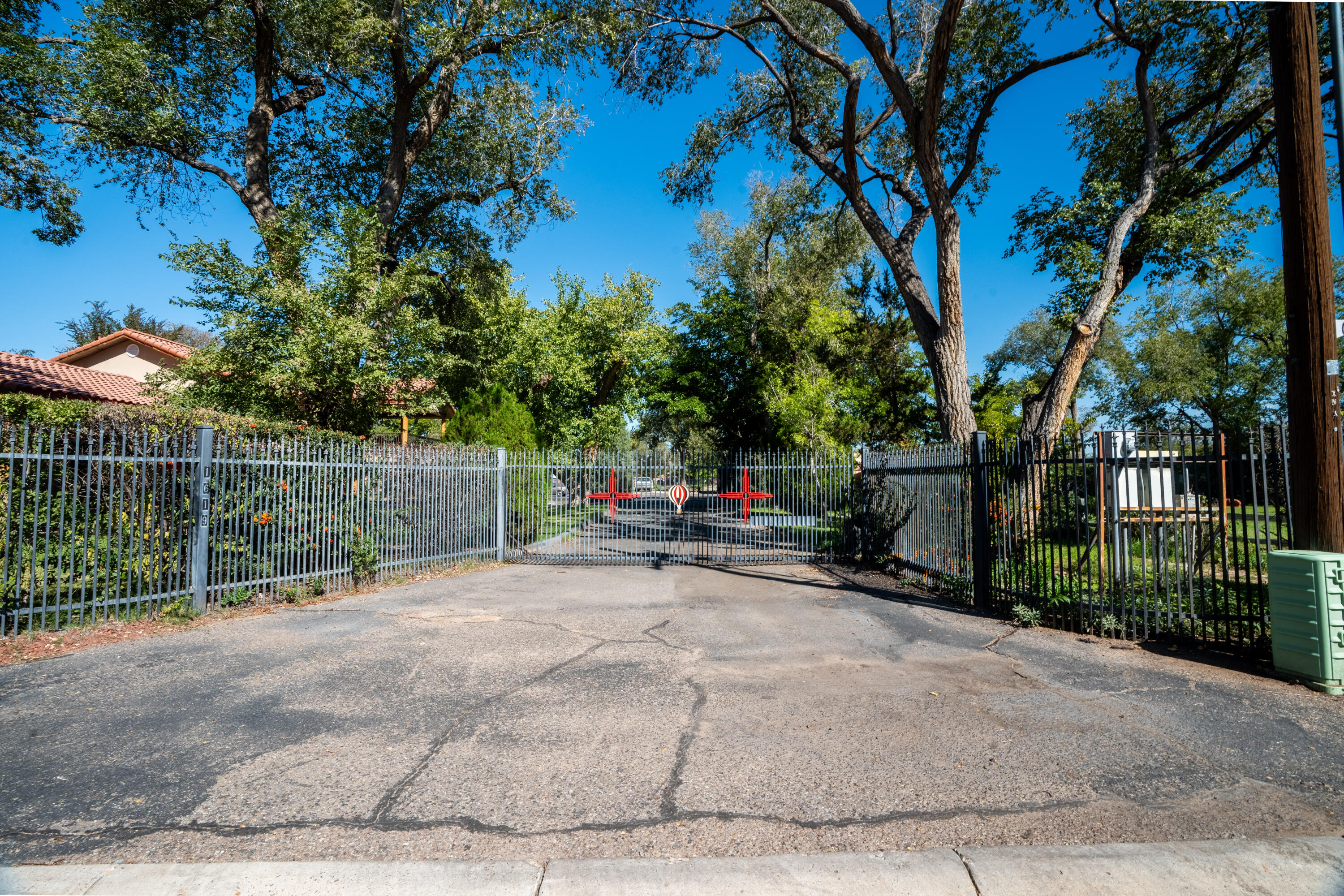 Photo 8 — 1619 Flora Vista Drive SW