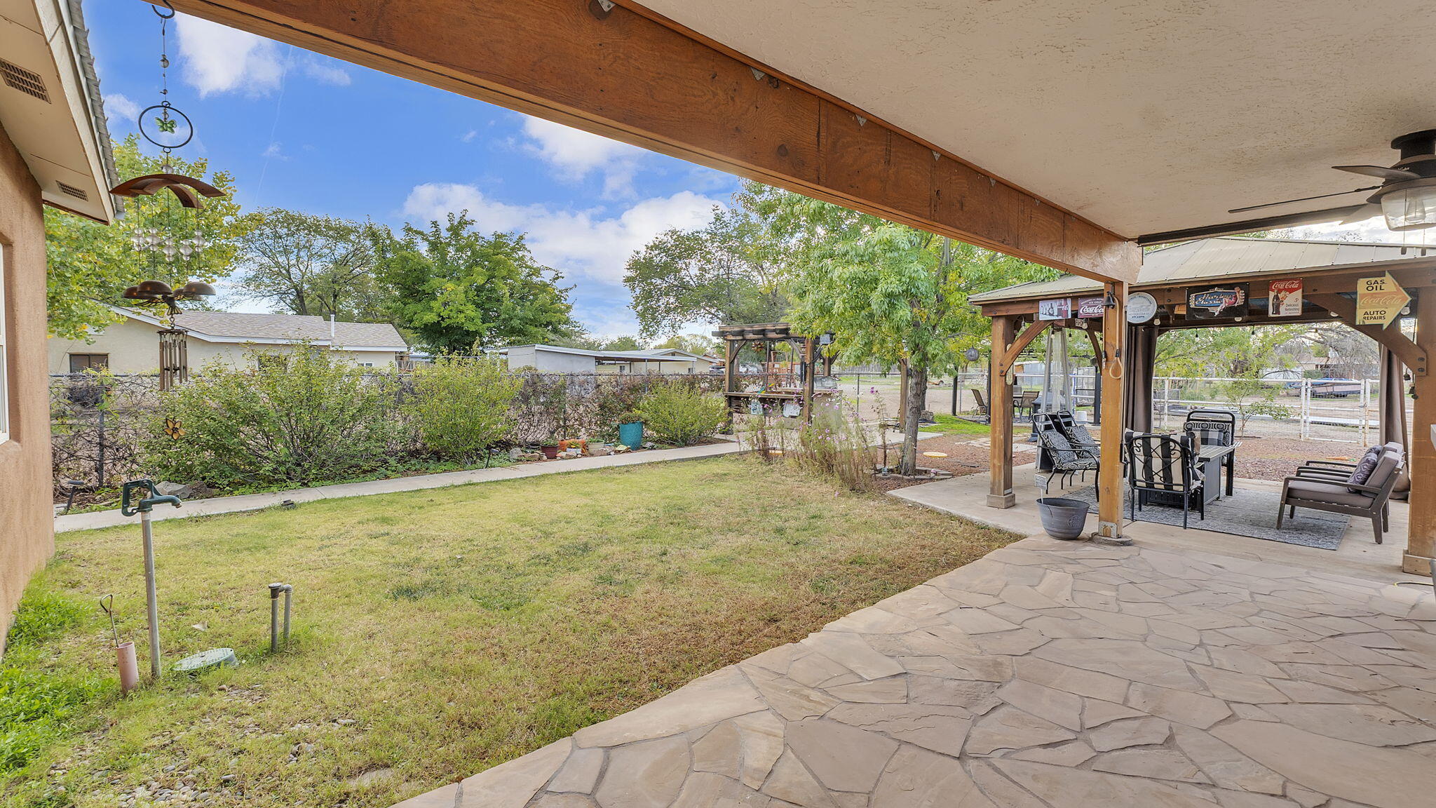 Photo 12 — 2411 Foothill Drive SW