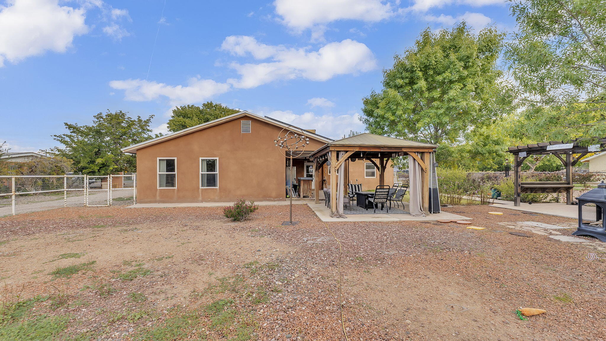 Photo 6 — 2411 Foothill Drive SW