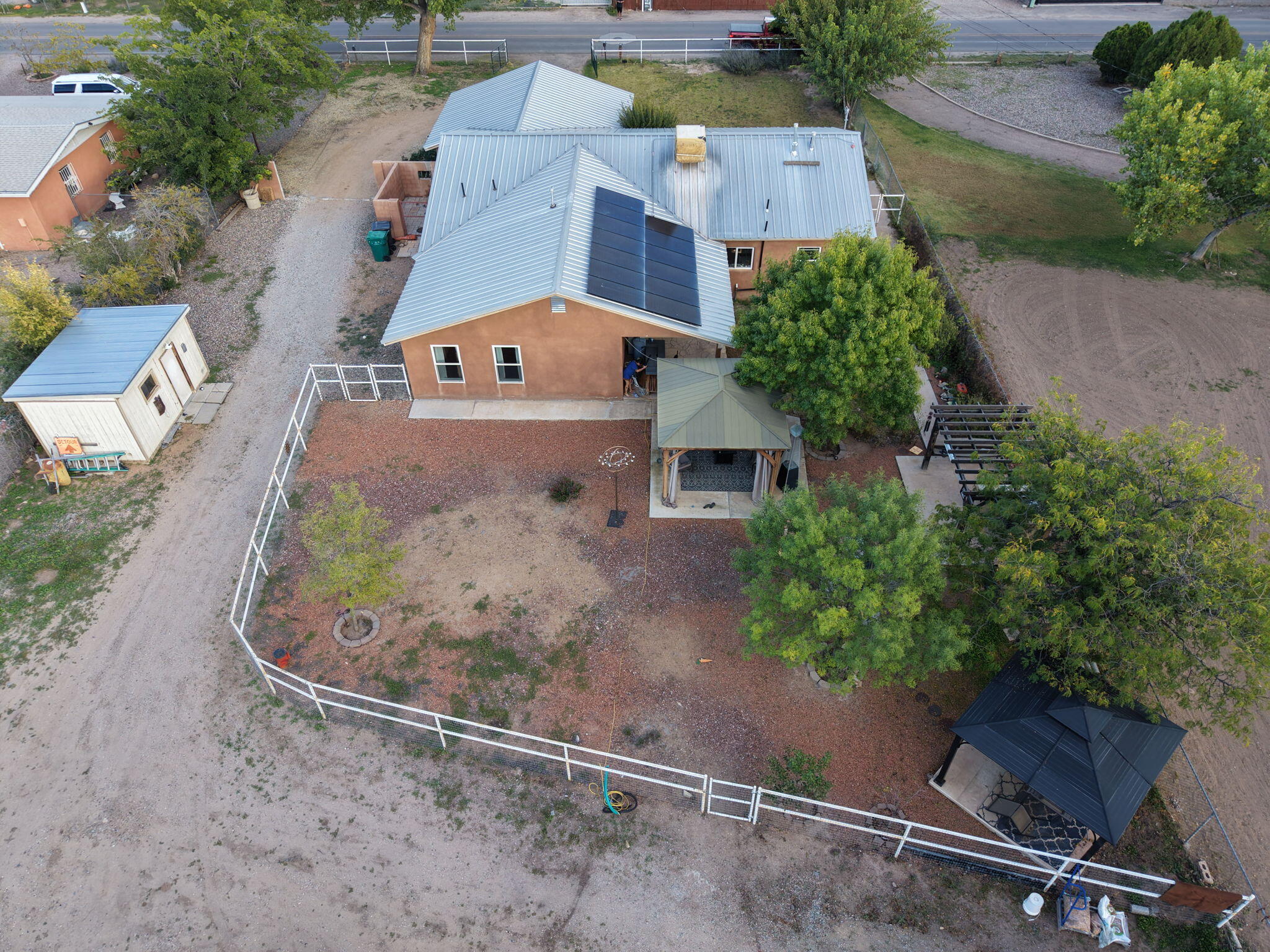 Photo 4 — 2411 Foothill Drive SW