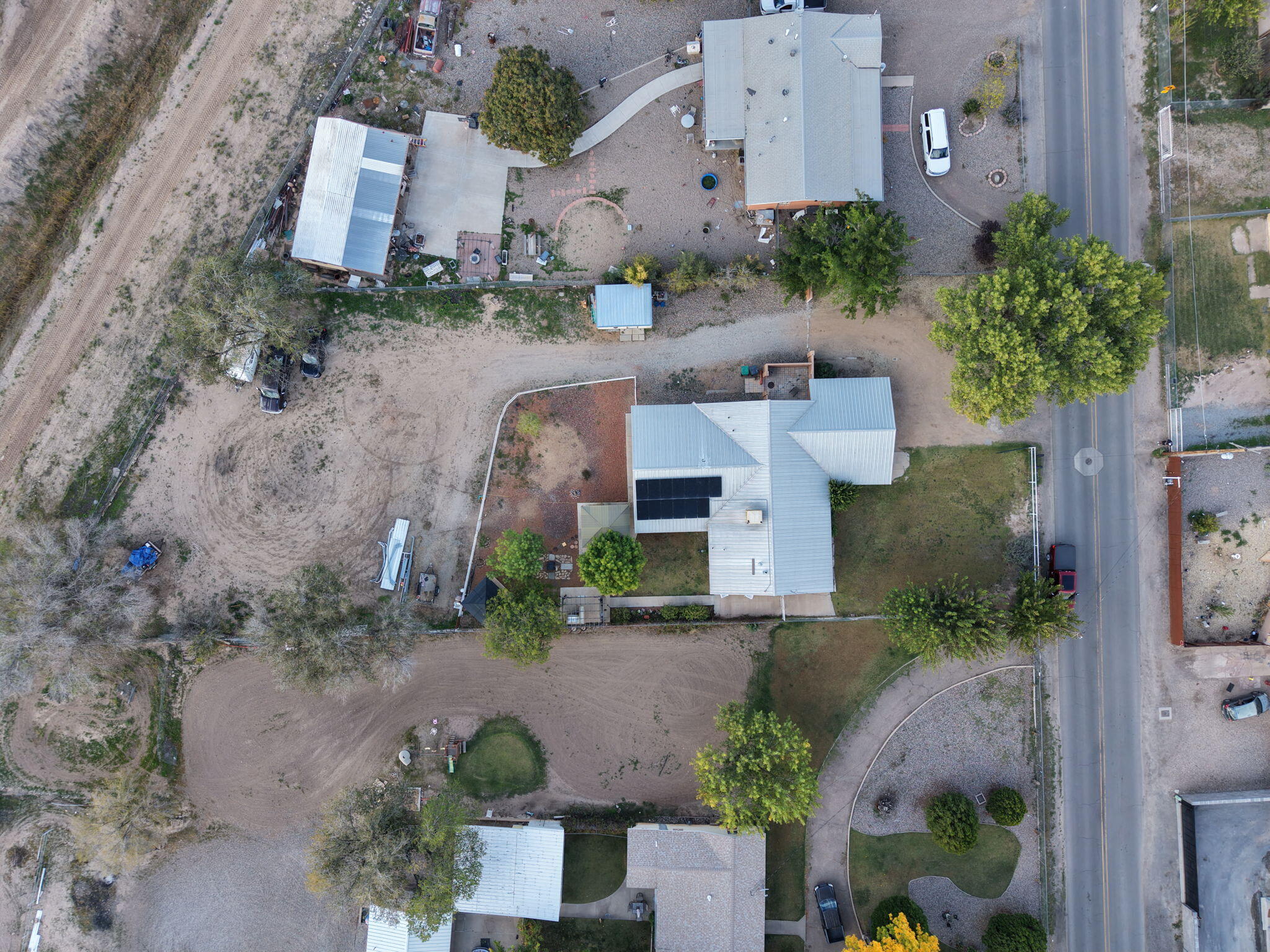 Photo 3 — 2411 Foothill Drive SW