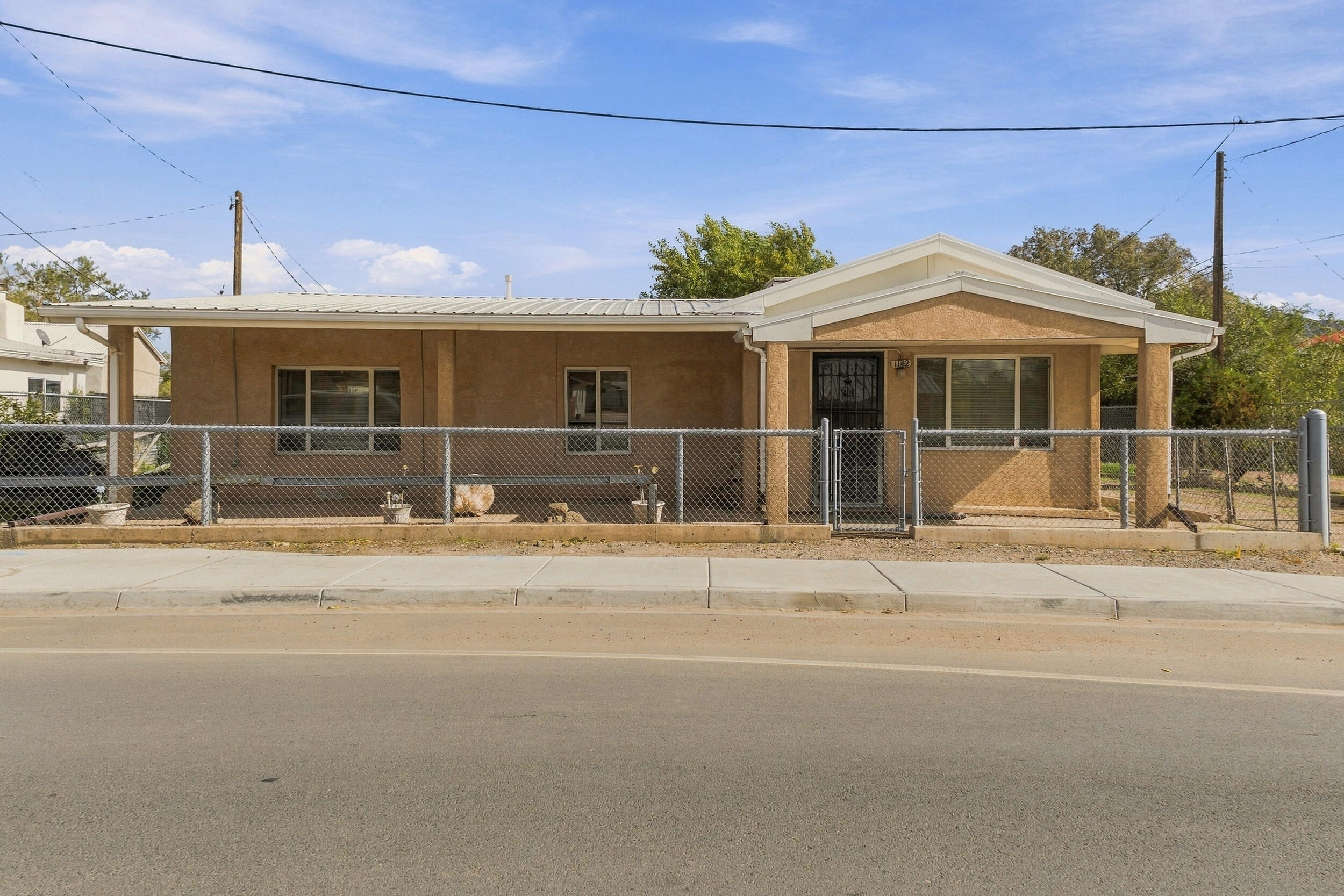 1142 S Camino Del Pueblo, Bernalillo, NM 87004
