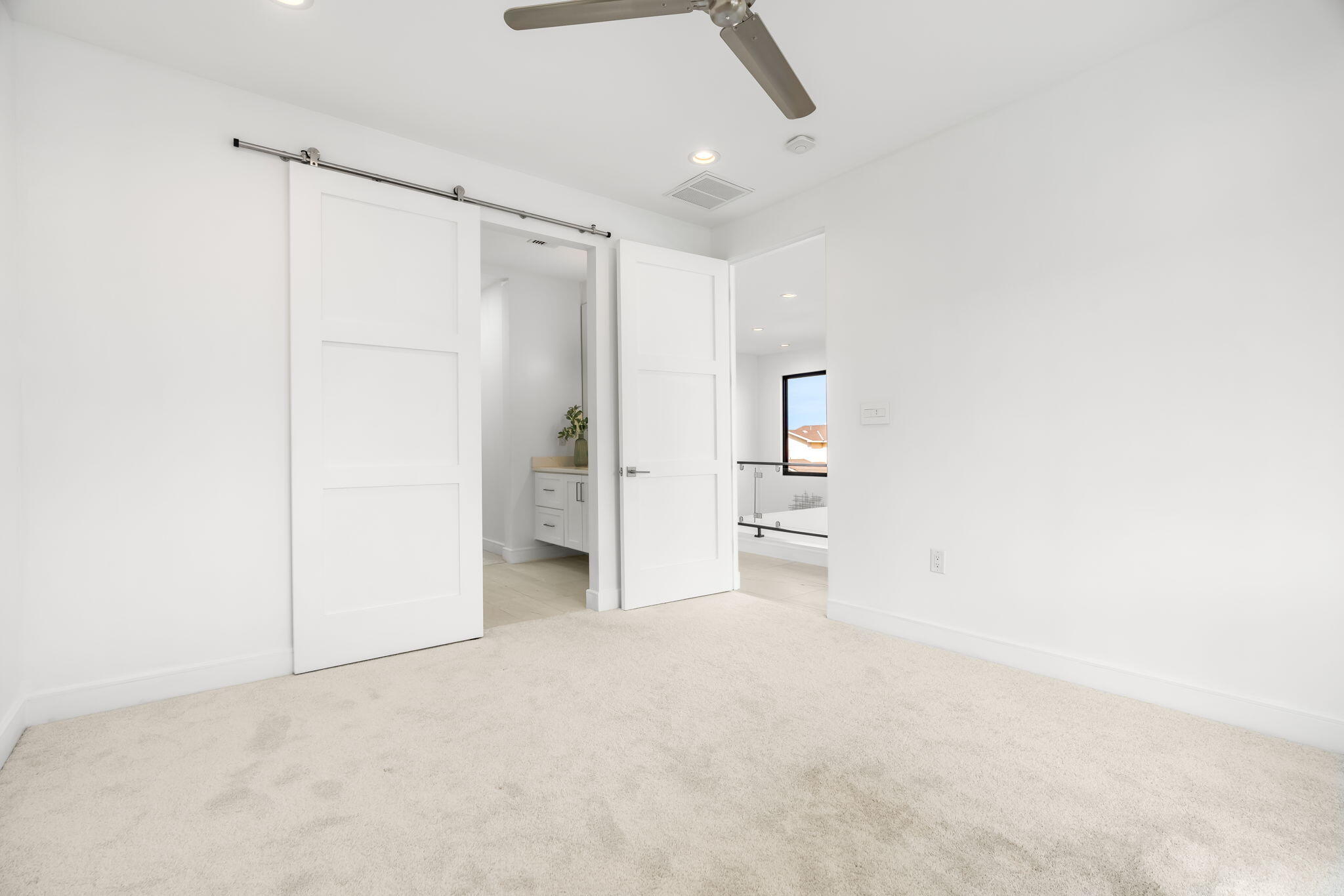 Photo 2 — 8836 Silver Oak Lane NE