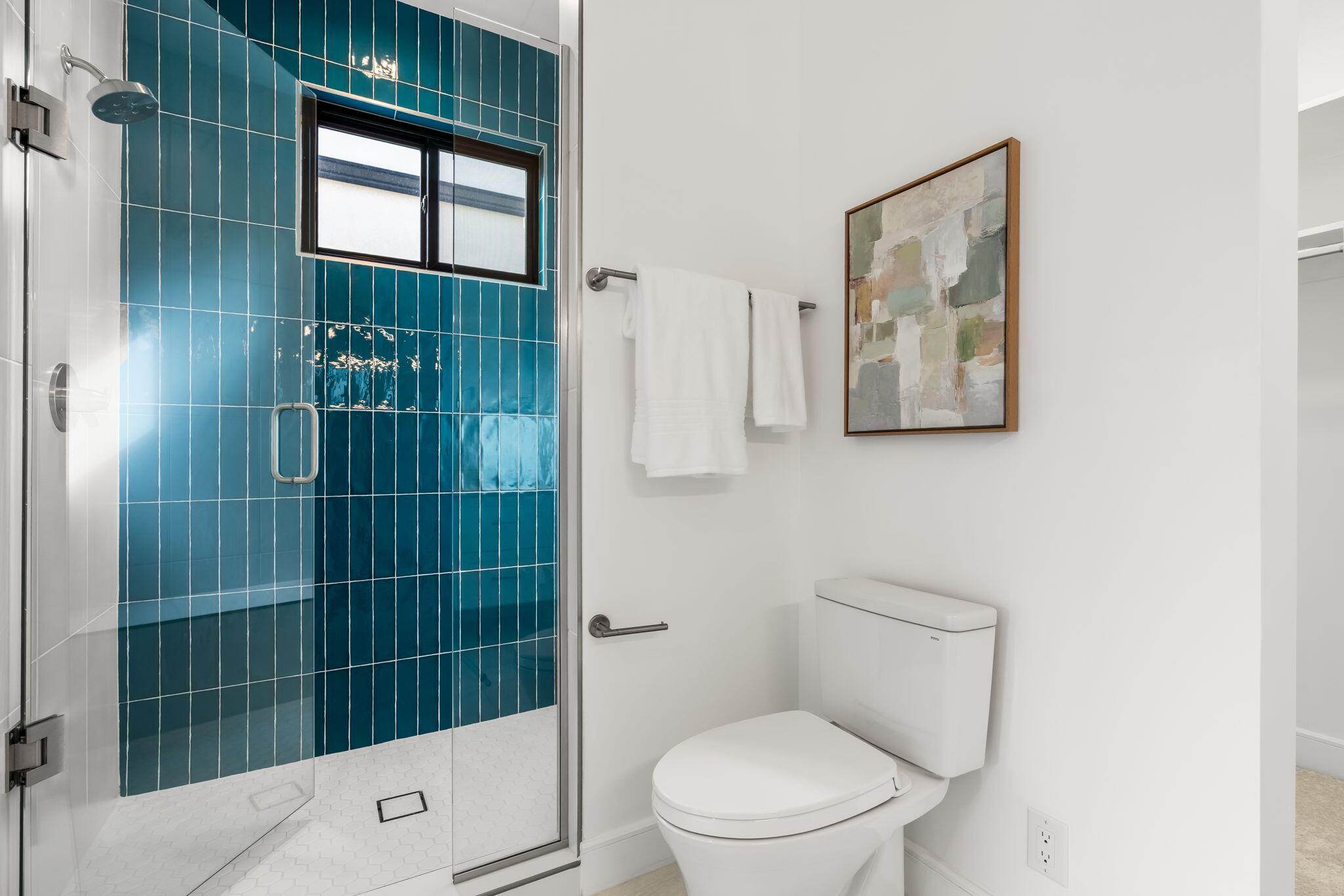 Photo 4 — 8836 Silver Oak Lane NE