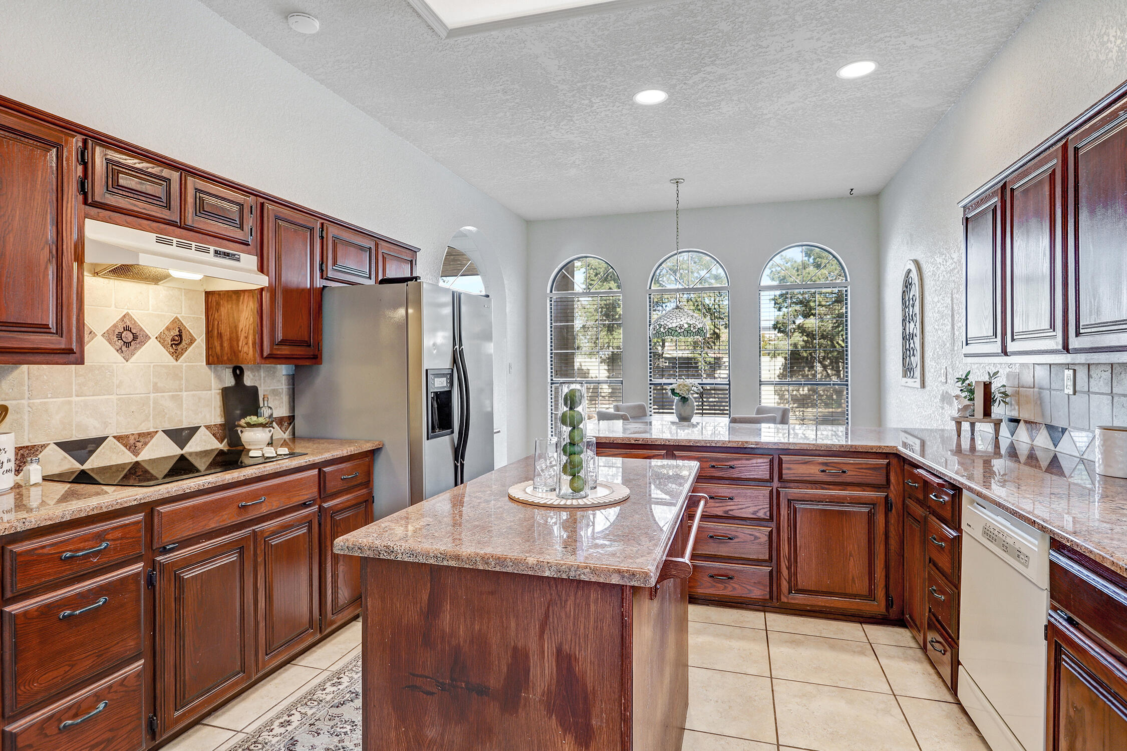 Photo 14 — 7869 Quintana Drive NE