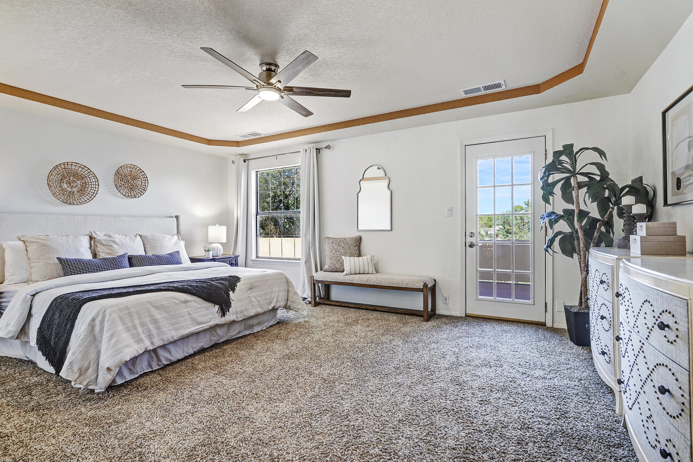 Photo 18 — 7869 Quintana Drive NE