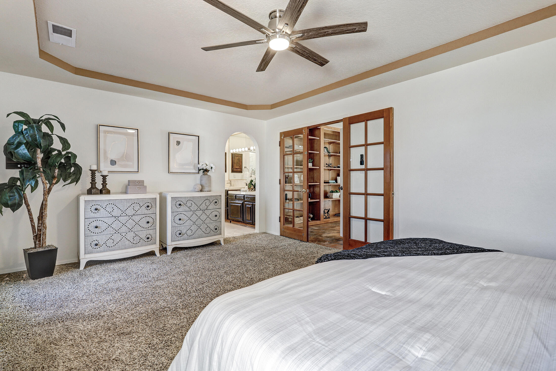 Photo 19 — 7869 Quintana Drive NE
