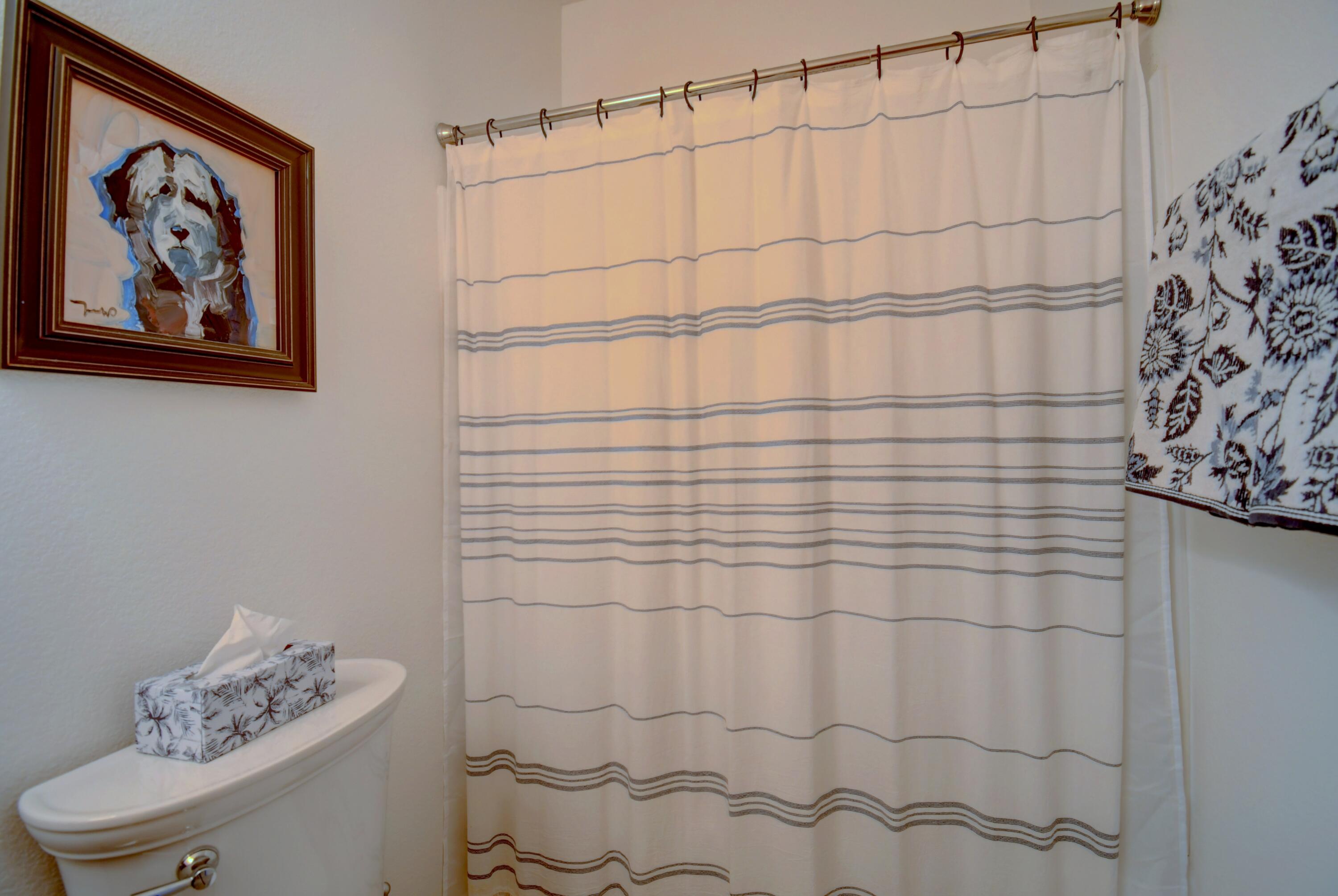 Photo 13 — 601 Menaul Boulevard NE 4001