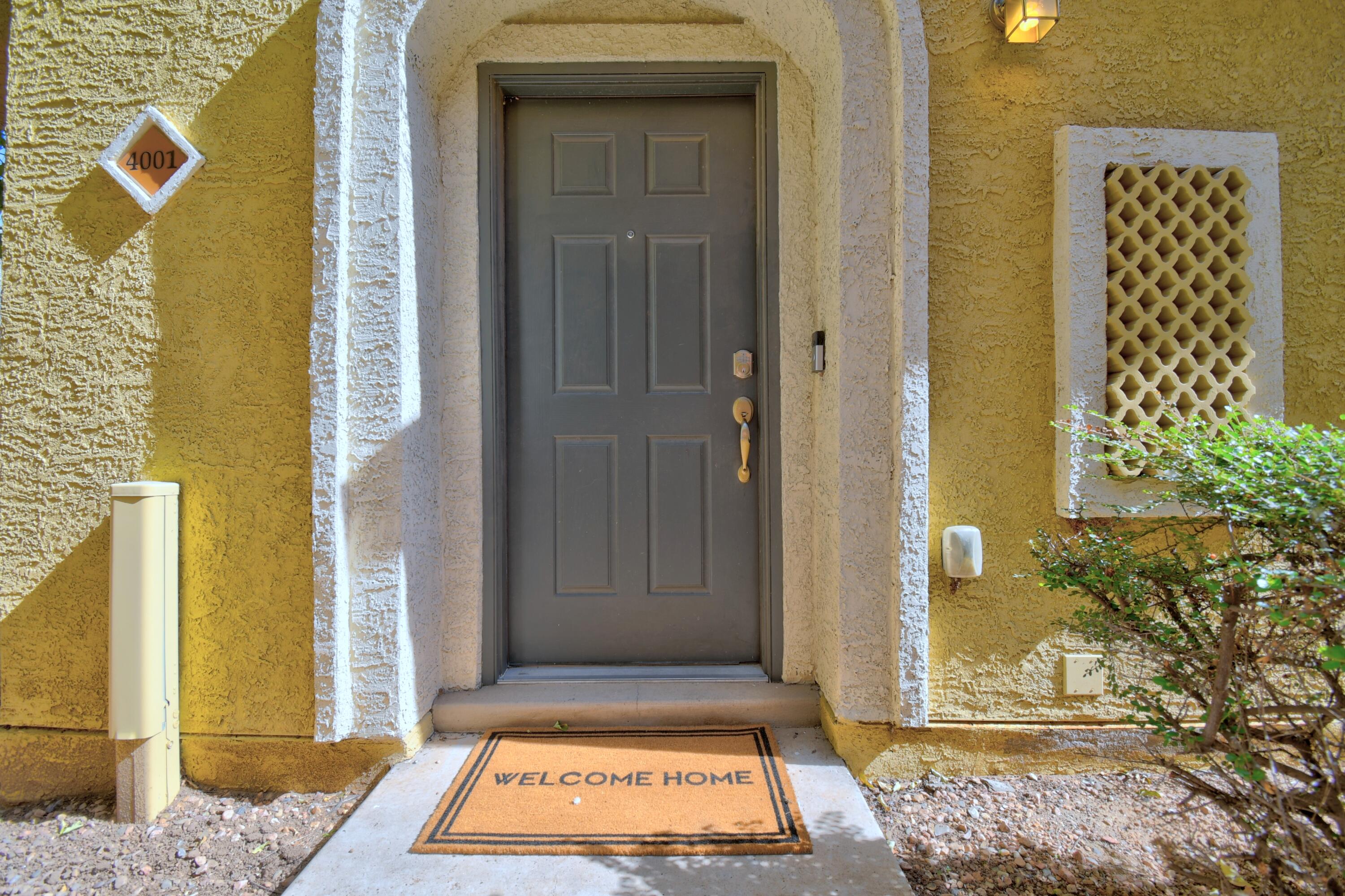 Photo 2 — 601 Menaul Boulevard NE 4001