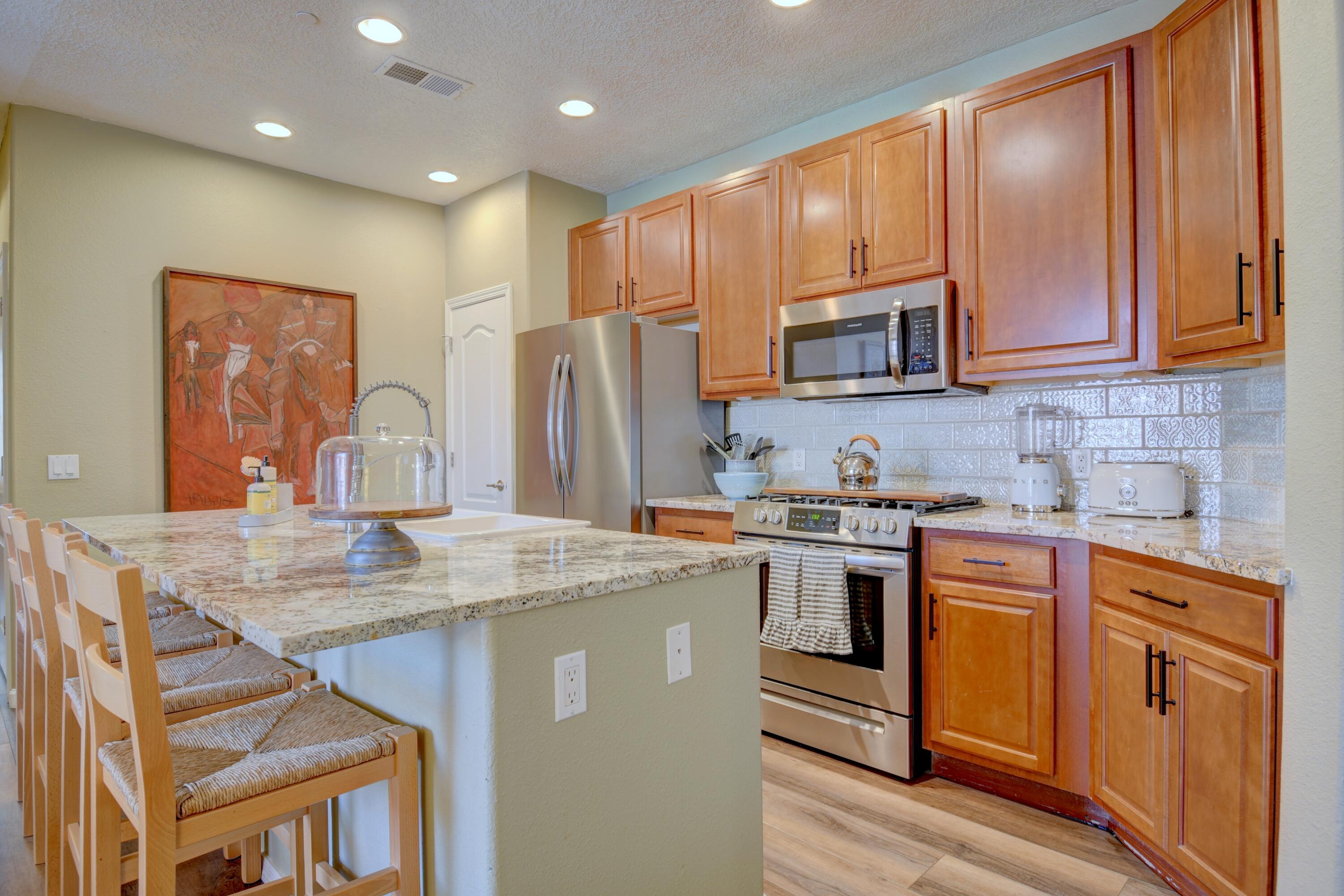 Photo 6 — 601 Menaul Boulevard NE 4001