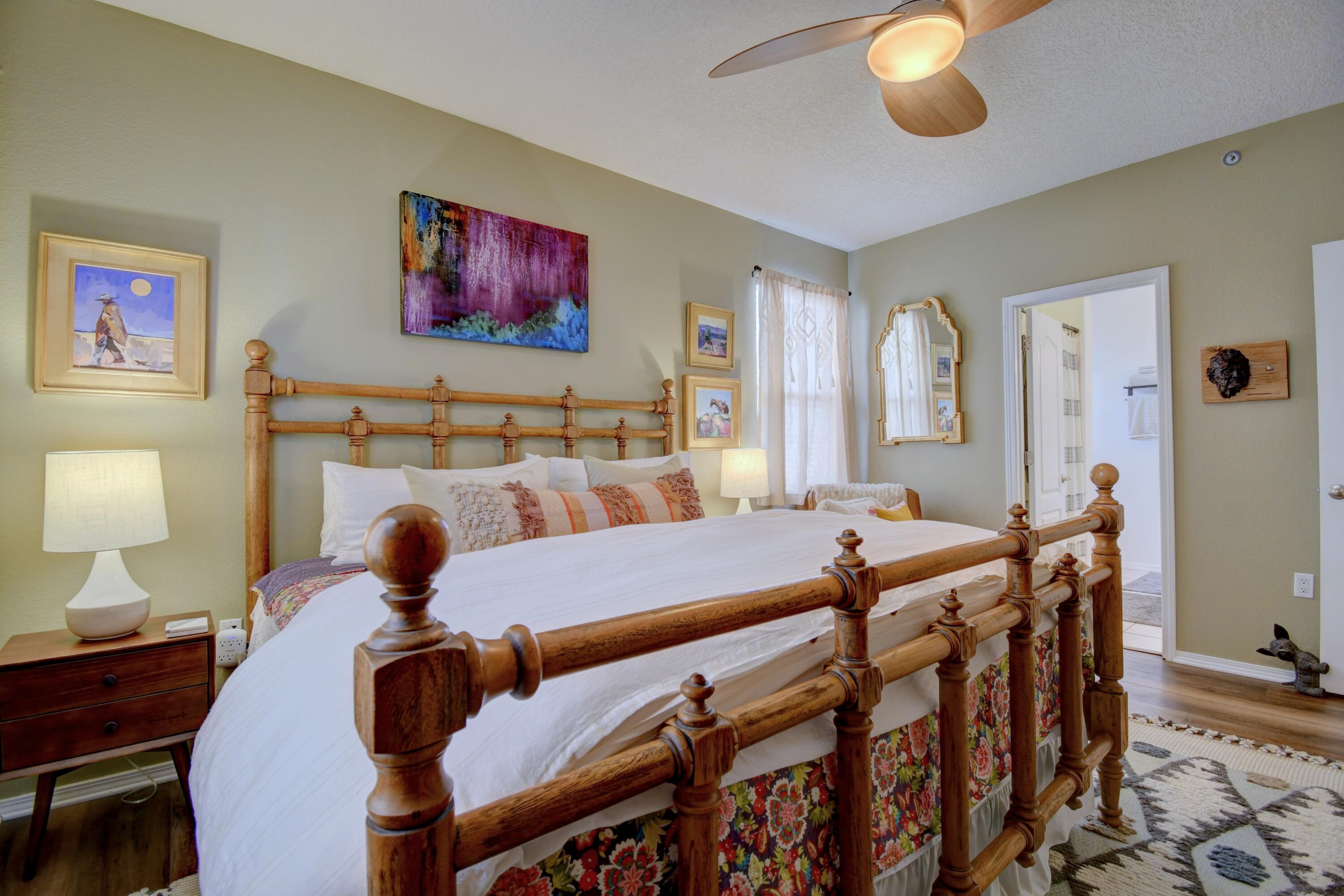 Photo 9 — 601 Menaul Boulevard NE 4001